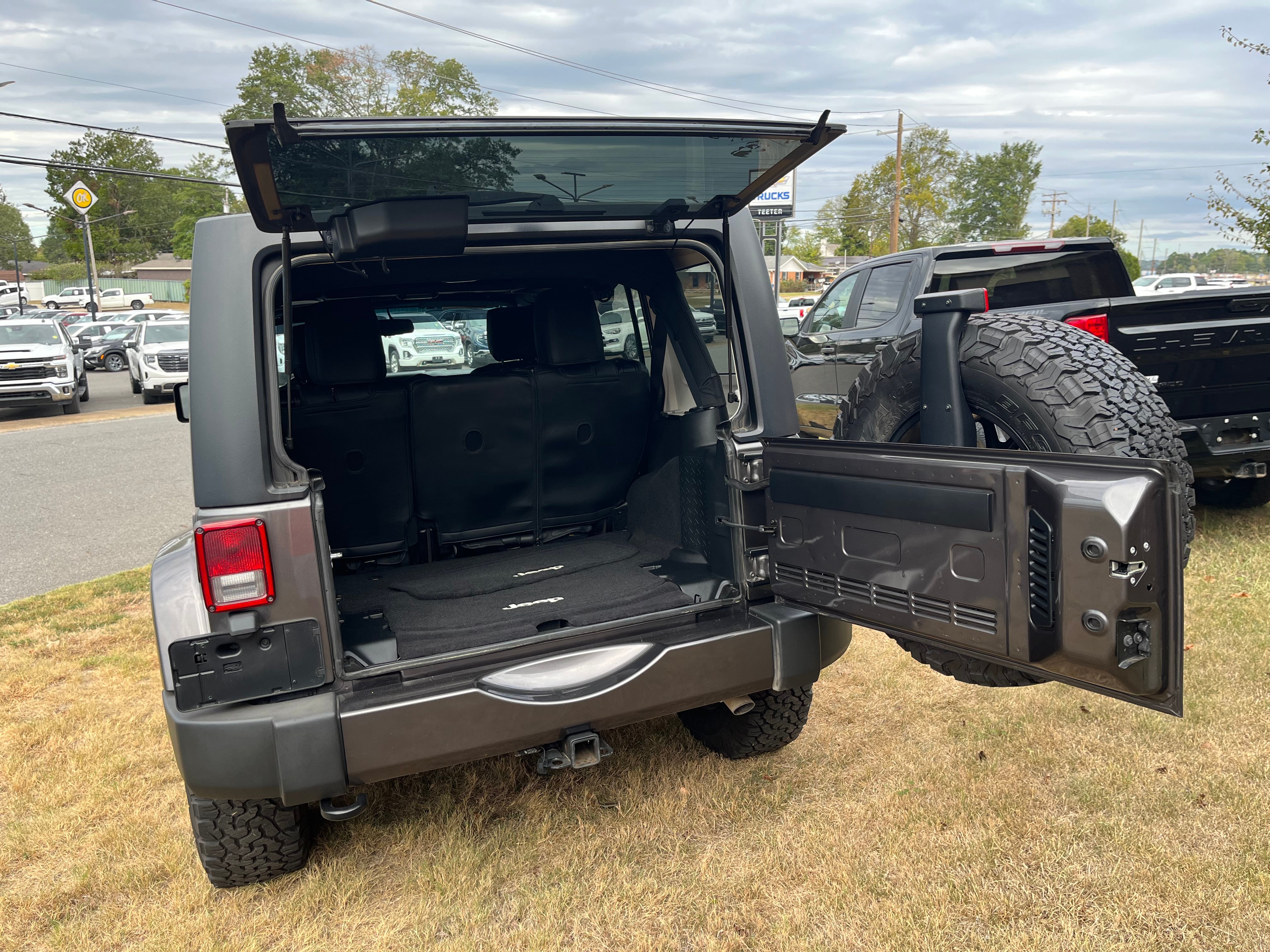 2016 Jeep Wrangler Unlimited Sahara
