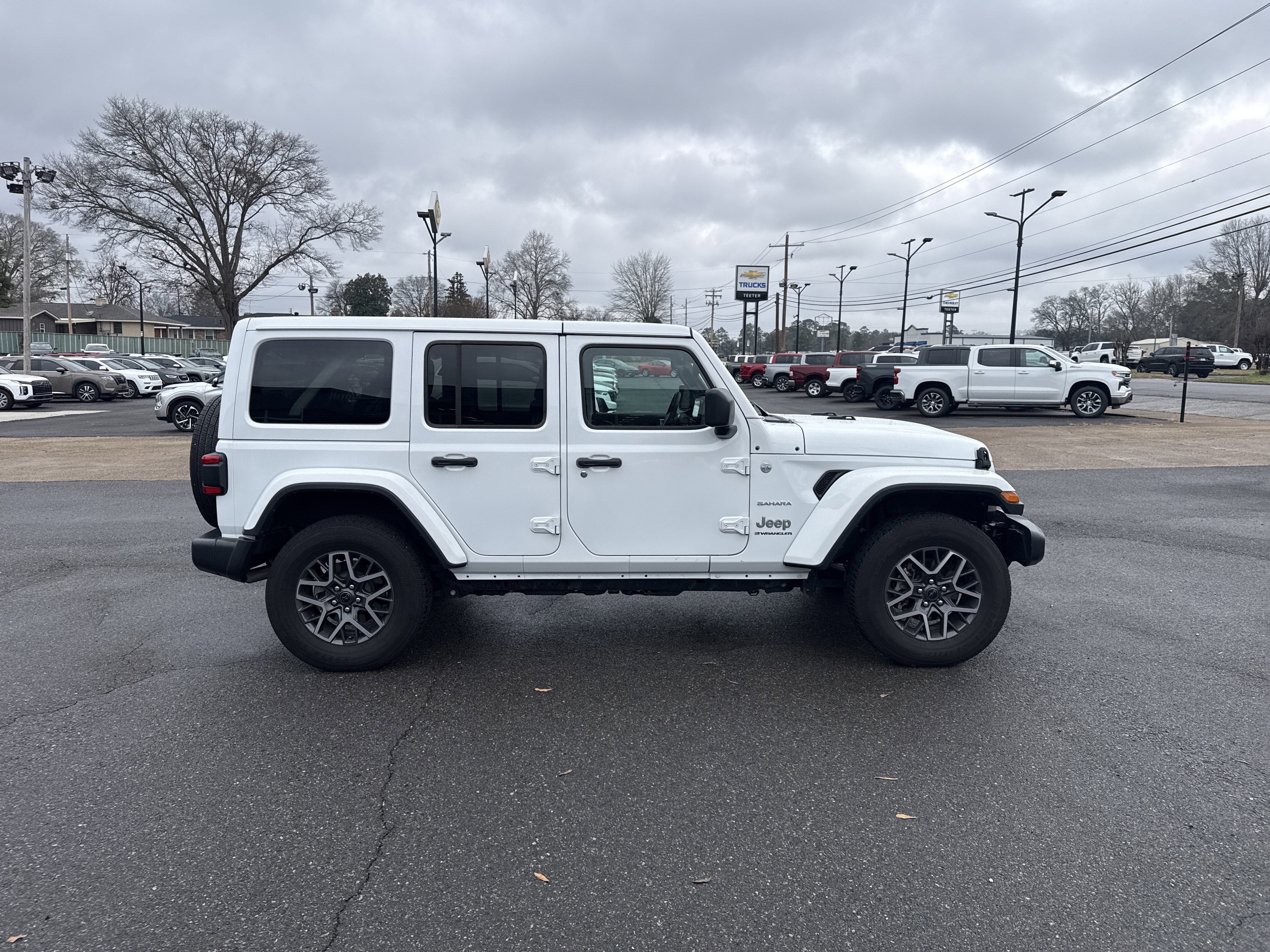 2024 Jeep Wrangler Sahara