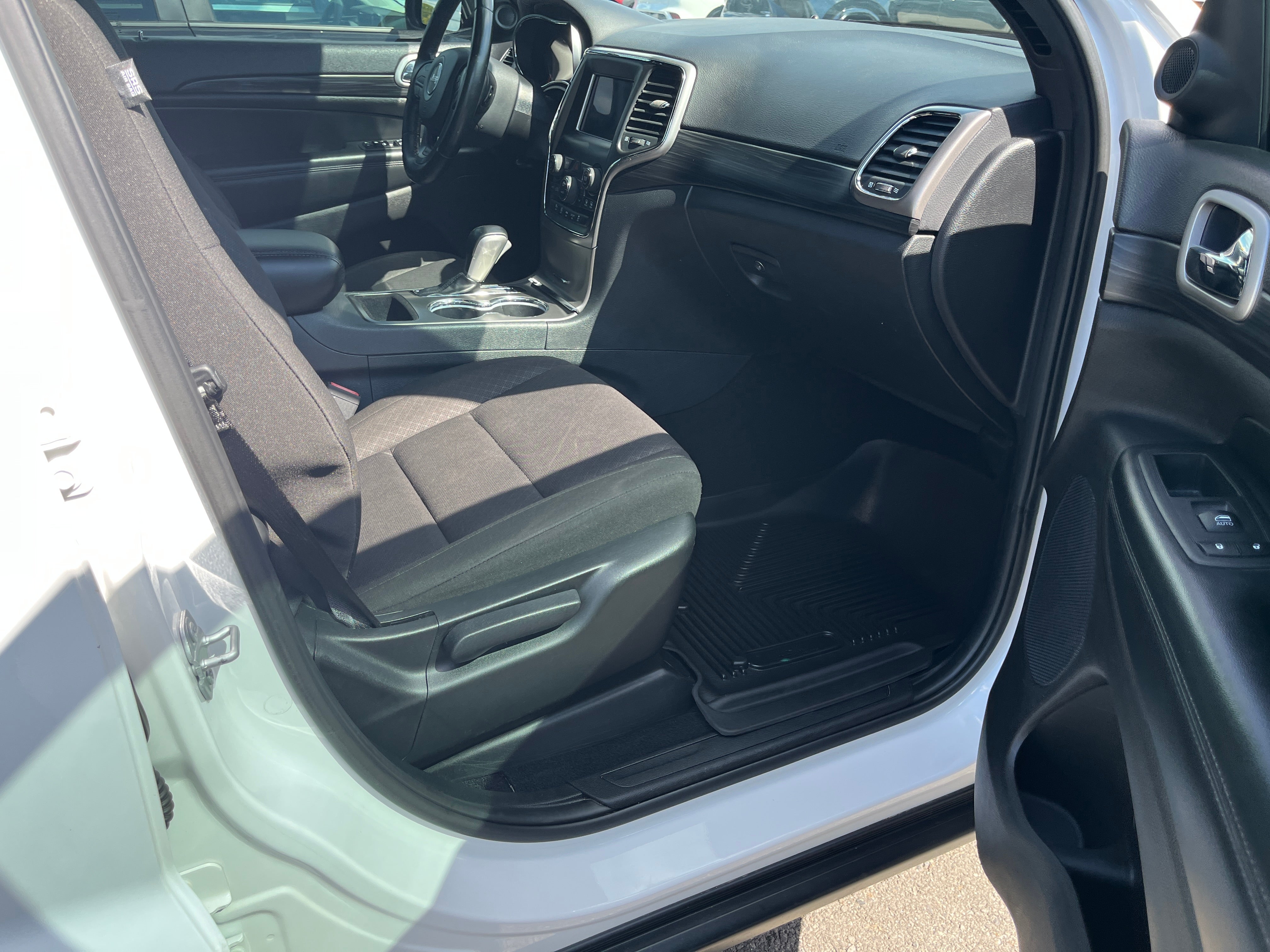 2020 Jeep Grand Cherokee Laredo E