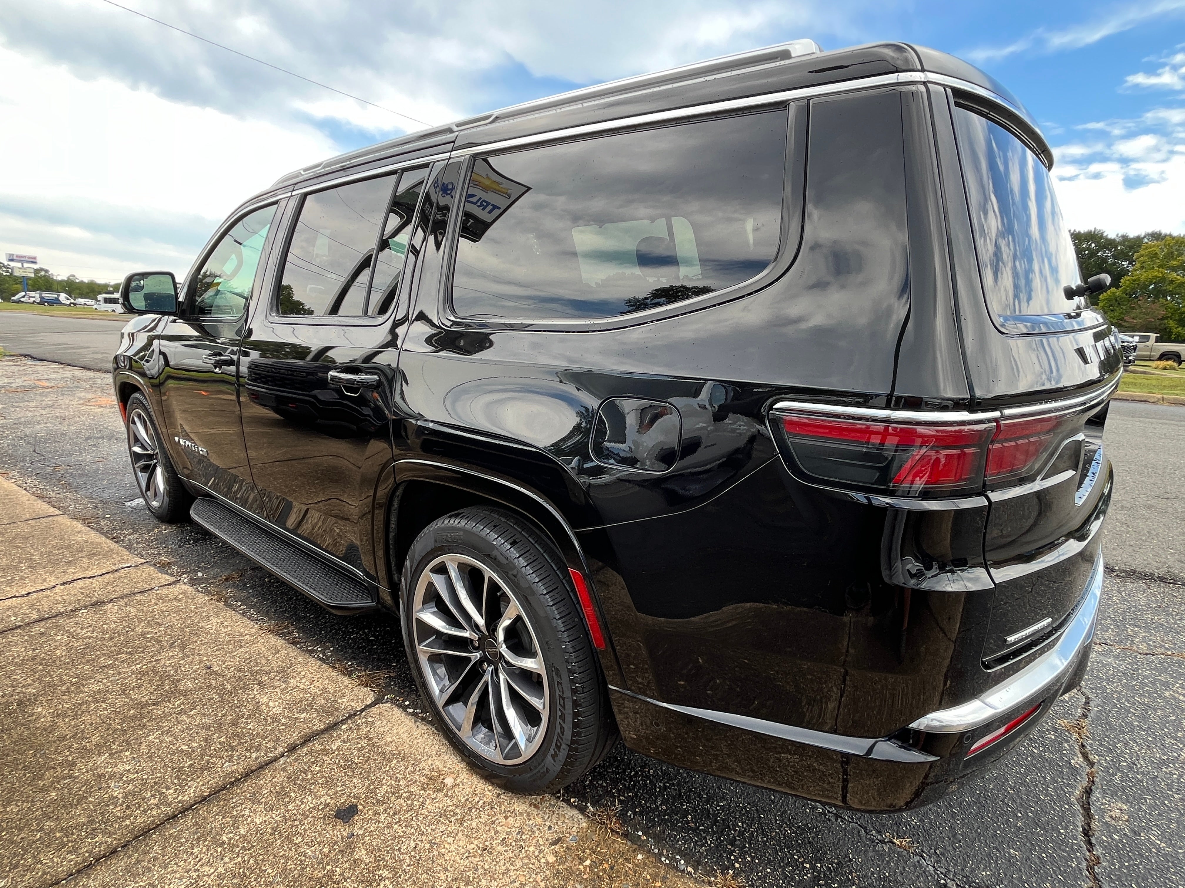 2023 Jeep Wagoneer Series II