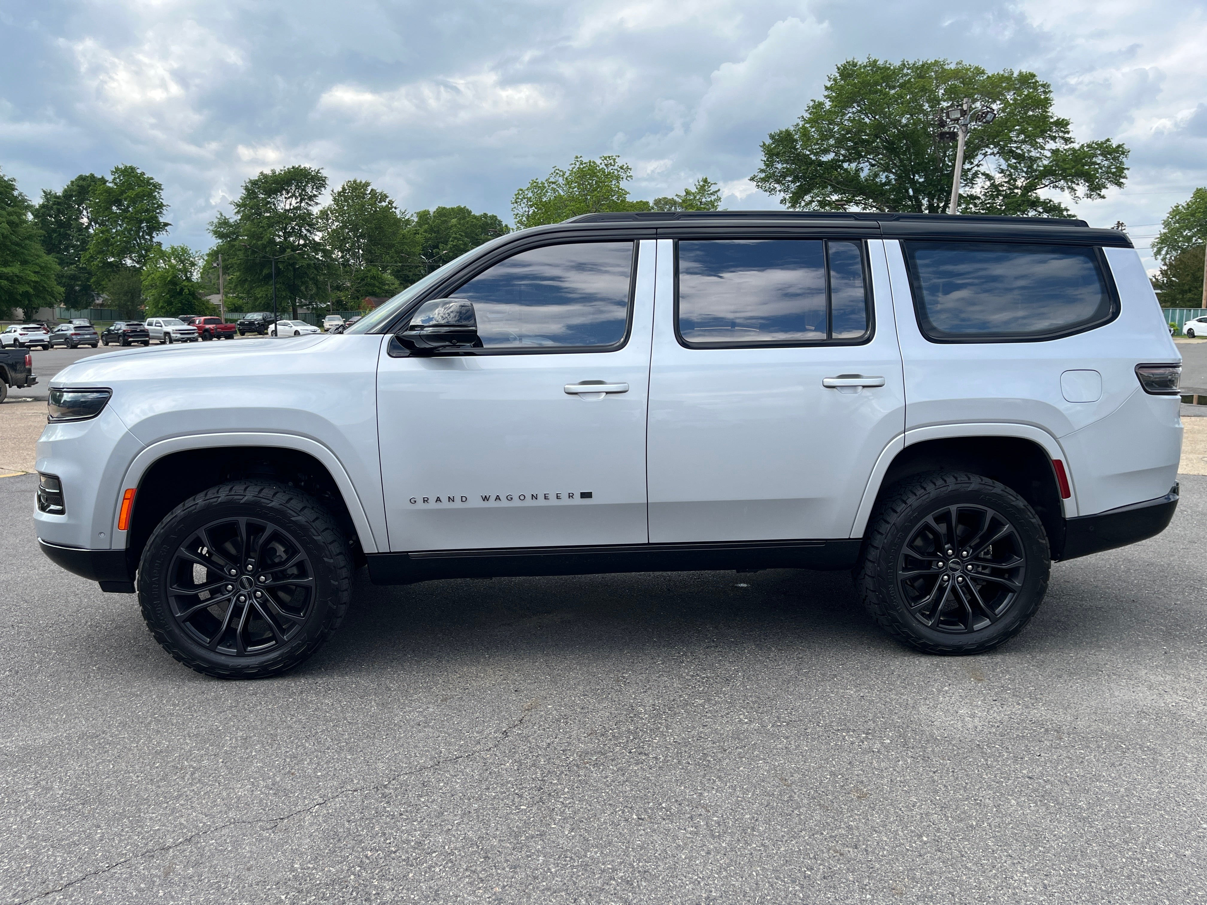 2023 Jeep Grand Wagoneer Series III Obsidian