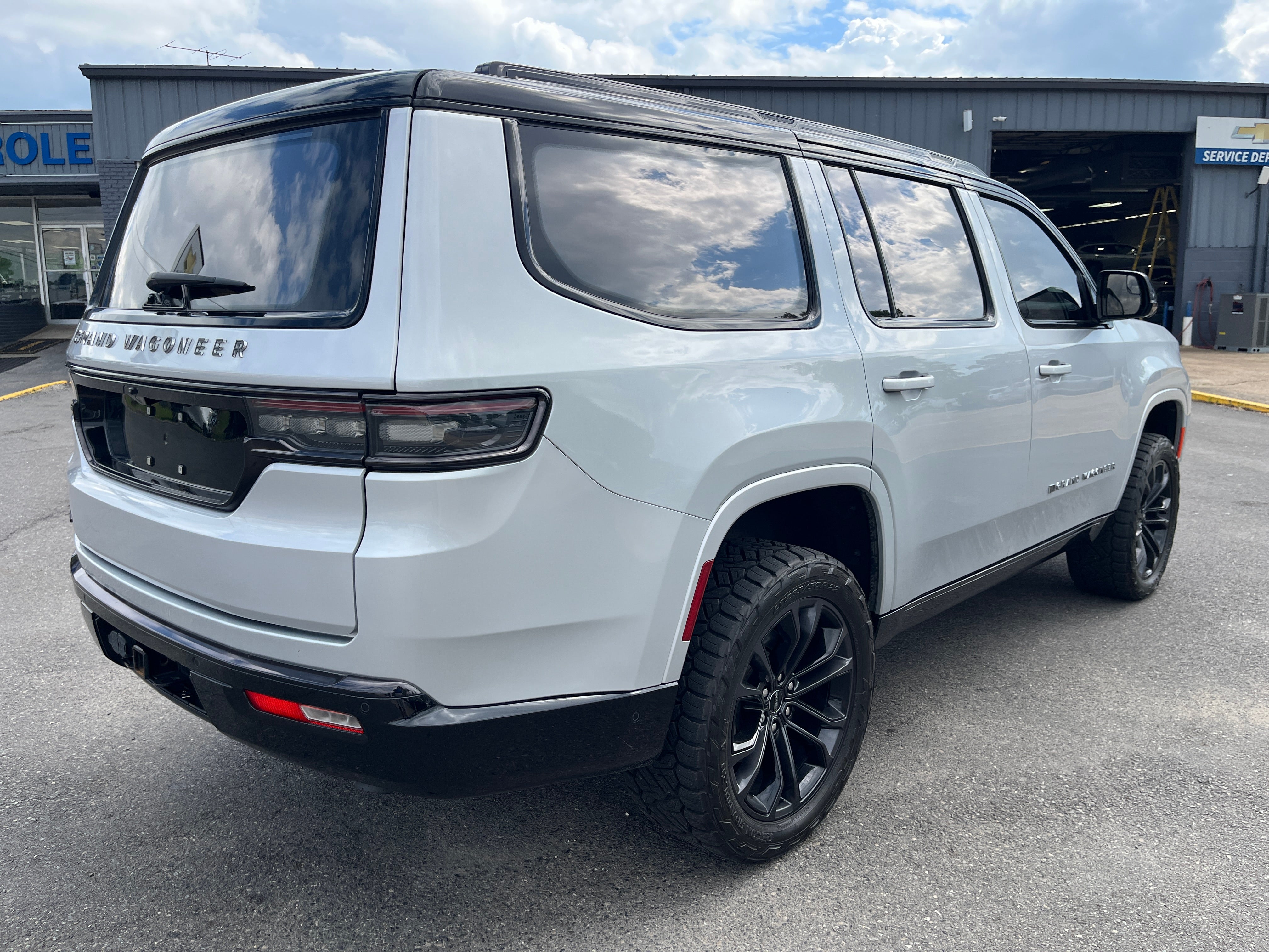 2023 Jeep Grand Wagoneer Series III Obsidian