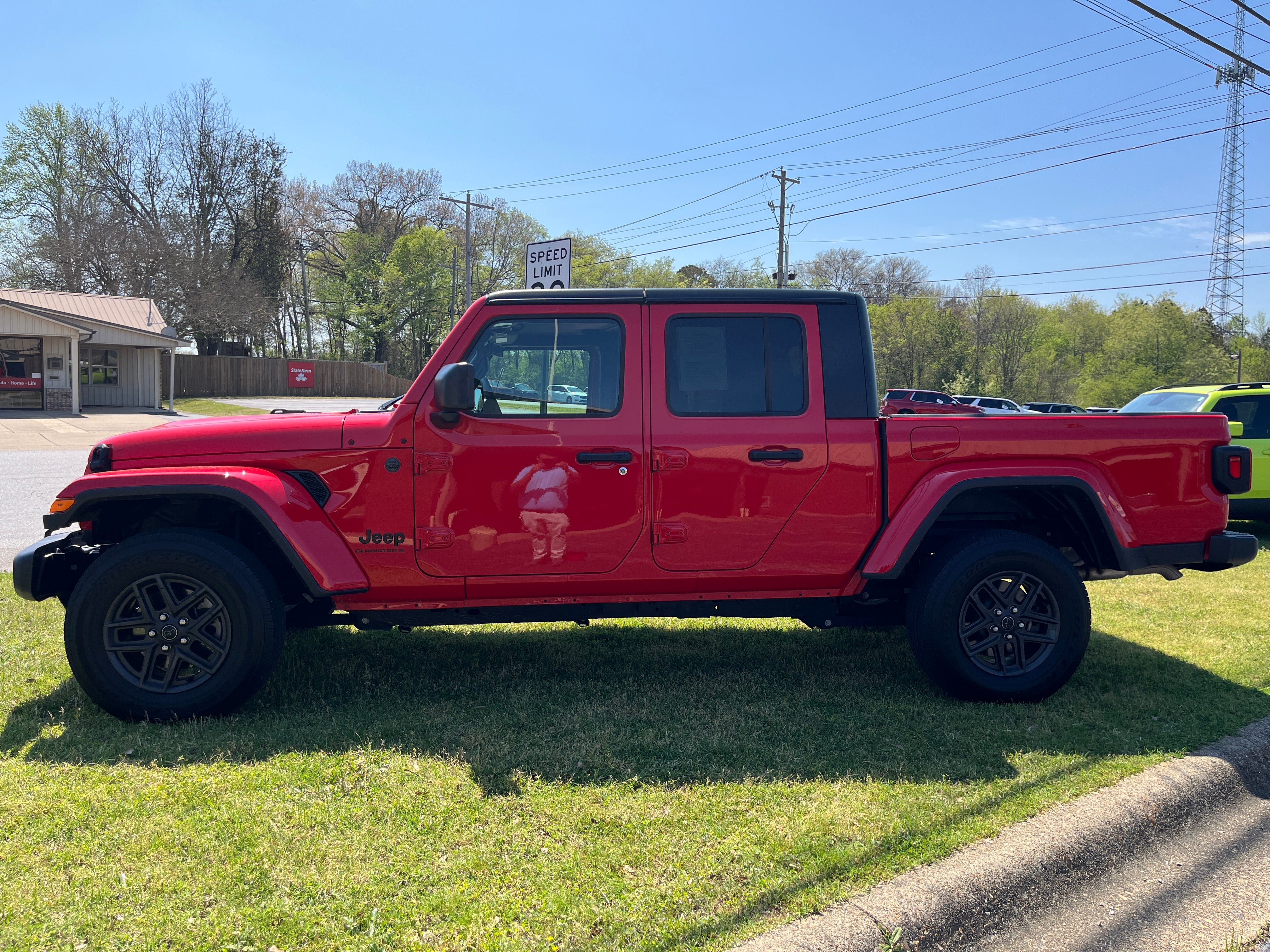 Used 2025 Jeep Gladiator Sport S with VIN 1C6PJTAG7SL501260 for sale in Little Rock
