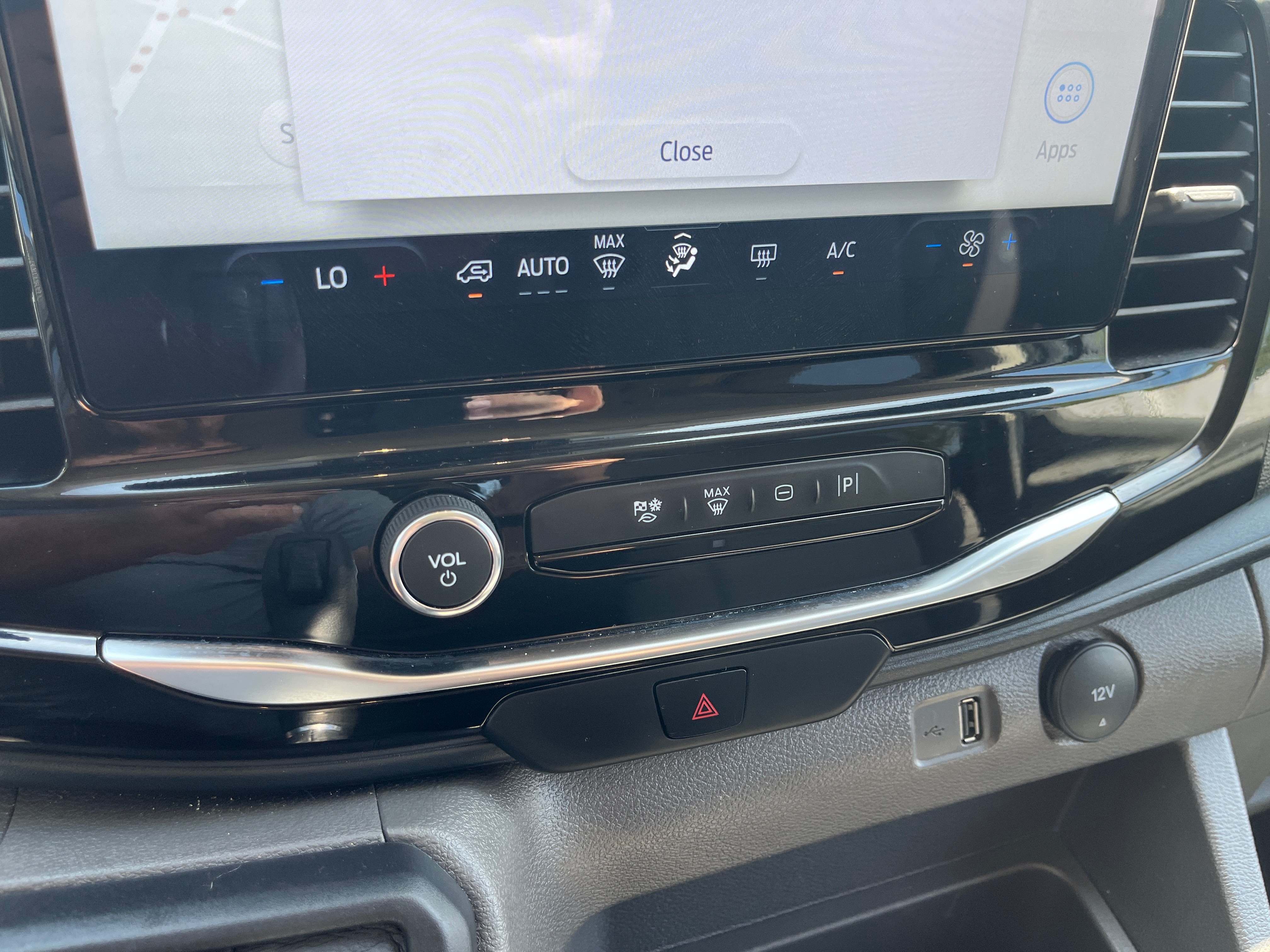 2025 Ford Transit Passenger Wagon XL