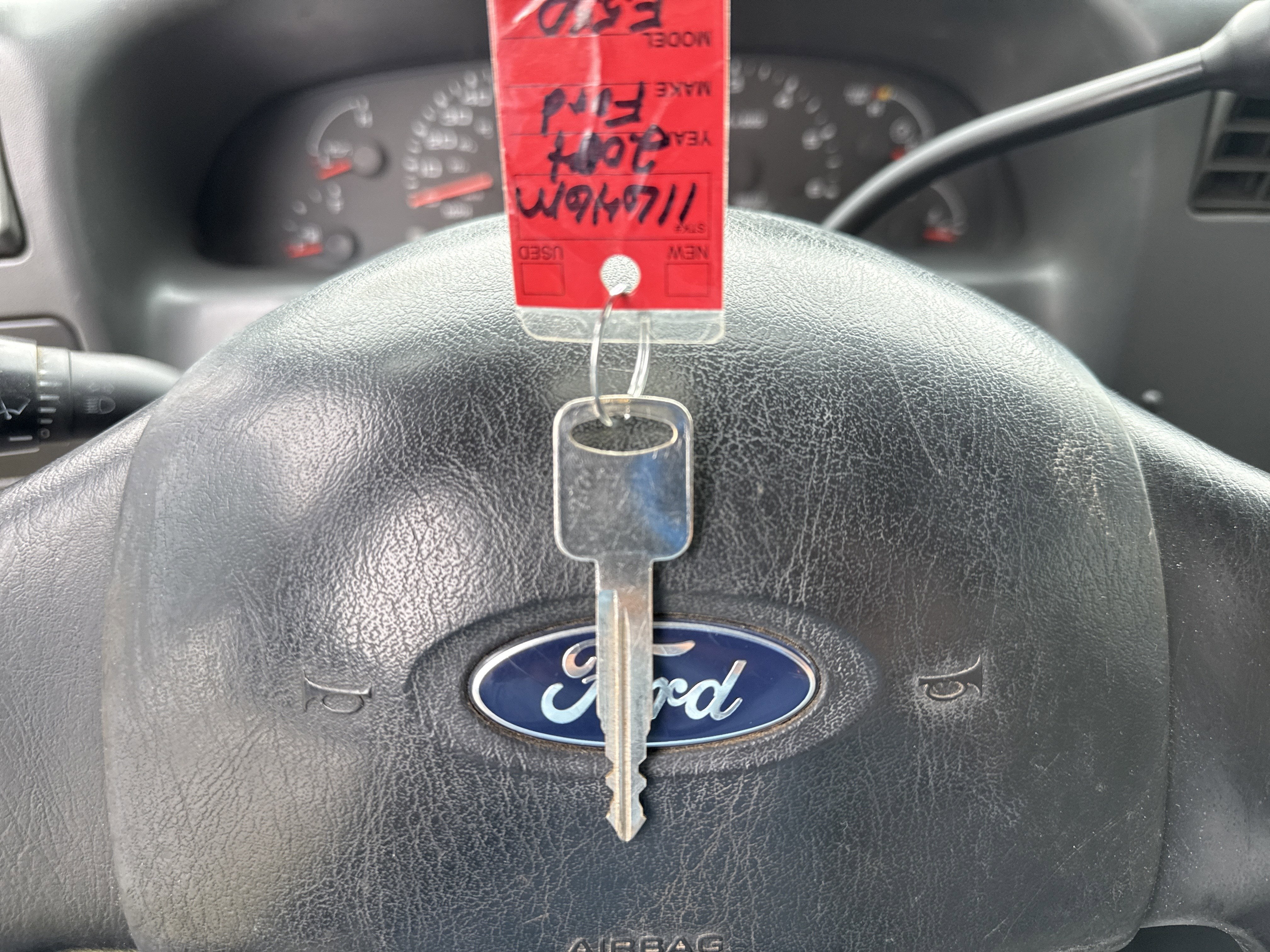 2004 Ford Super Duty F-550 DRW XL