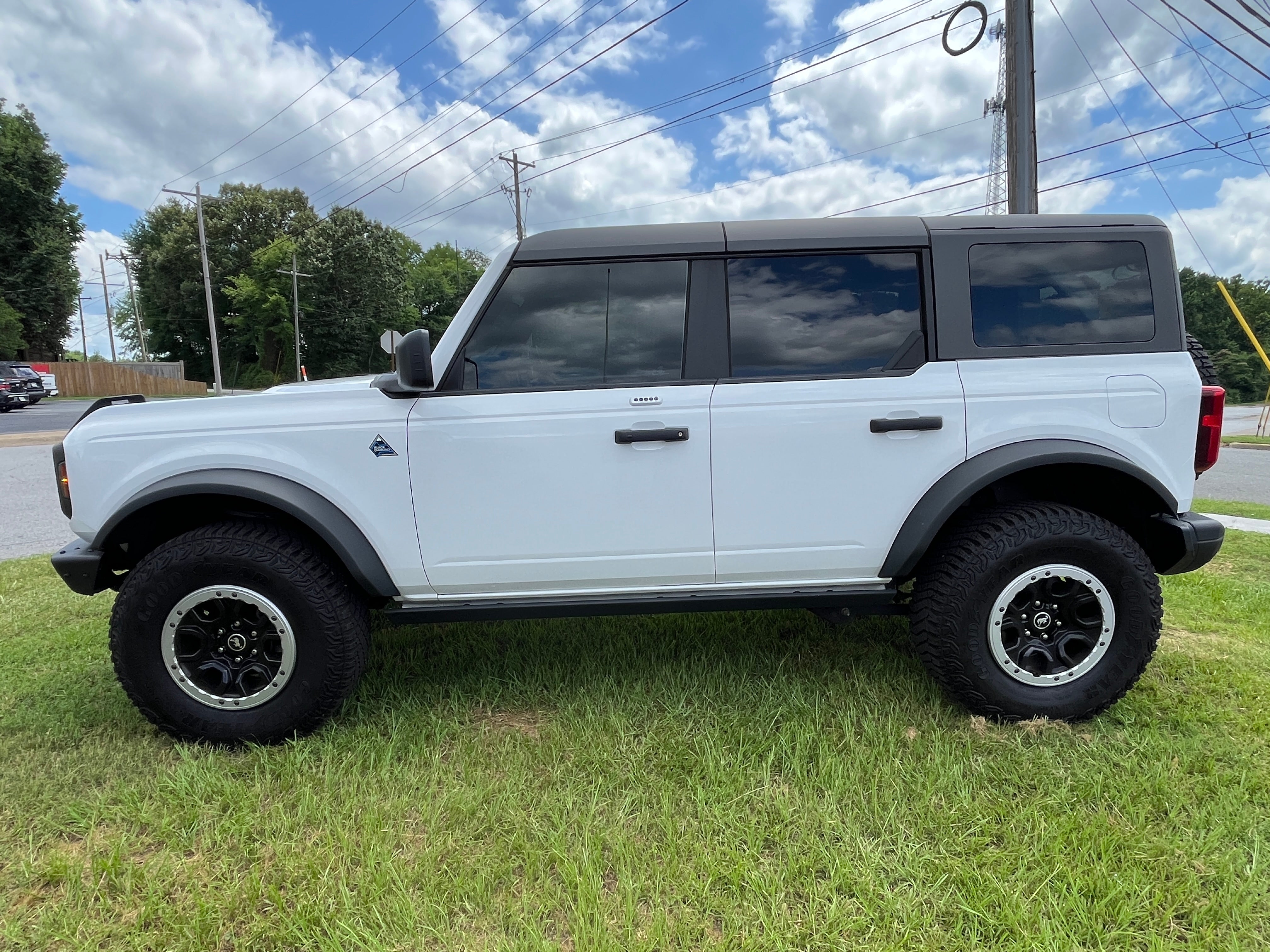 2023 Ford Bronco Base