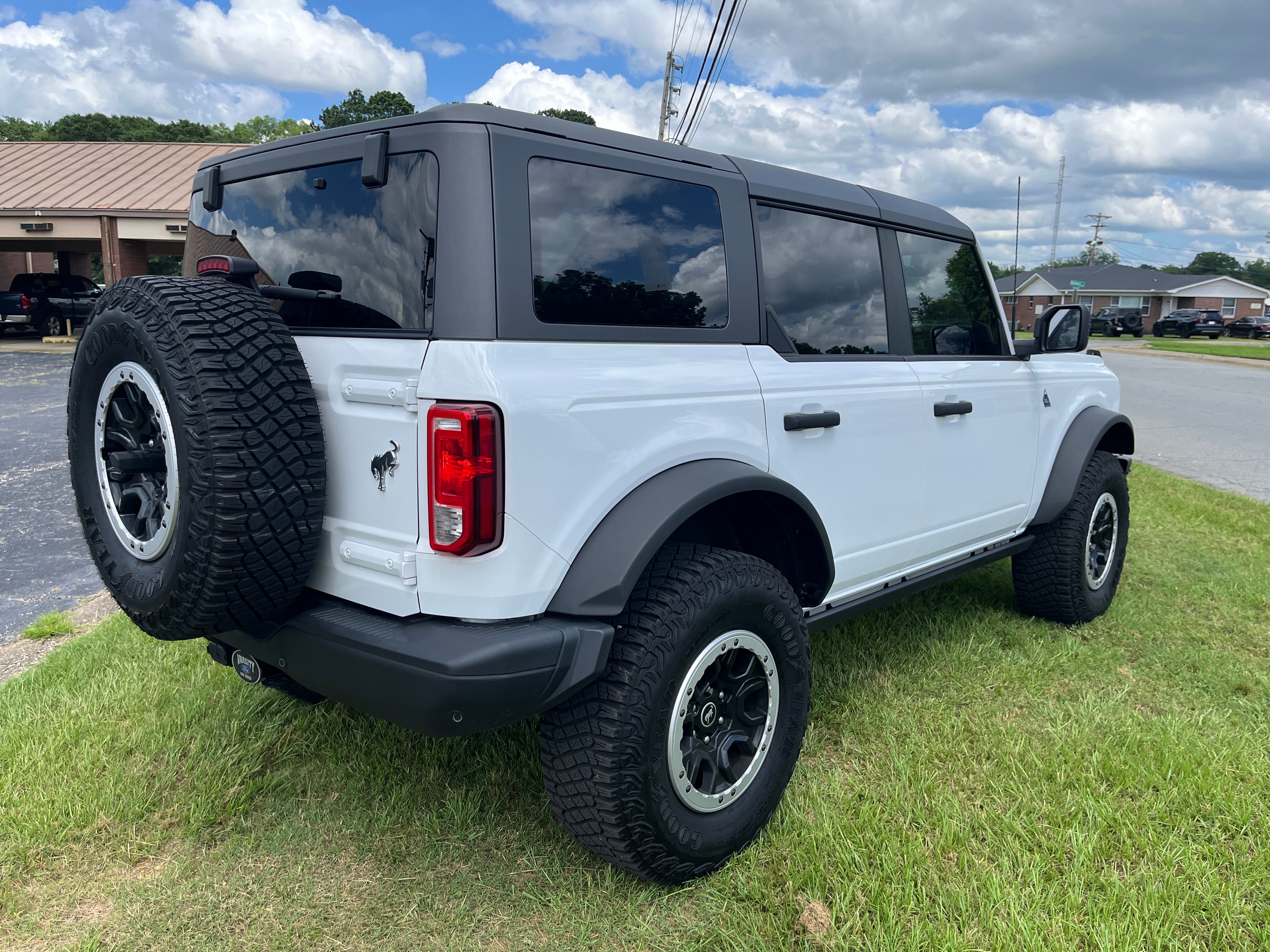 2023 Ford Bronco Base