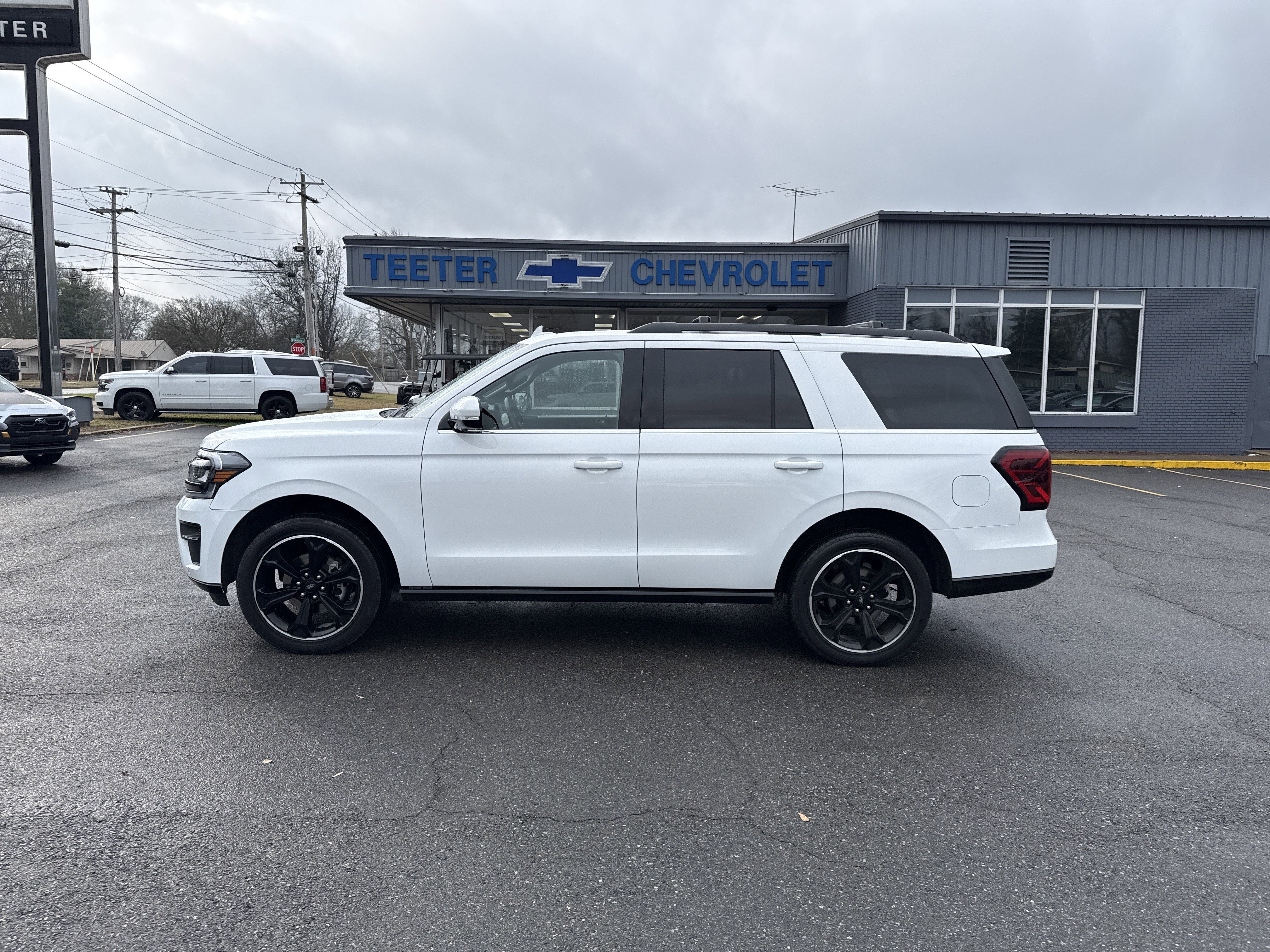 2024 Ford Expedition Base