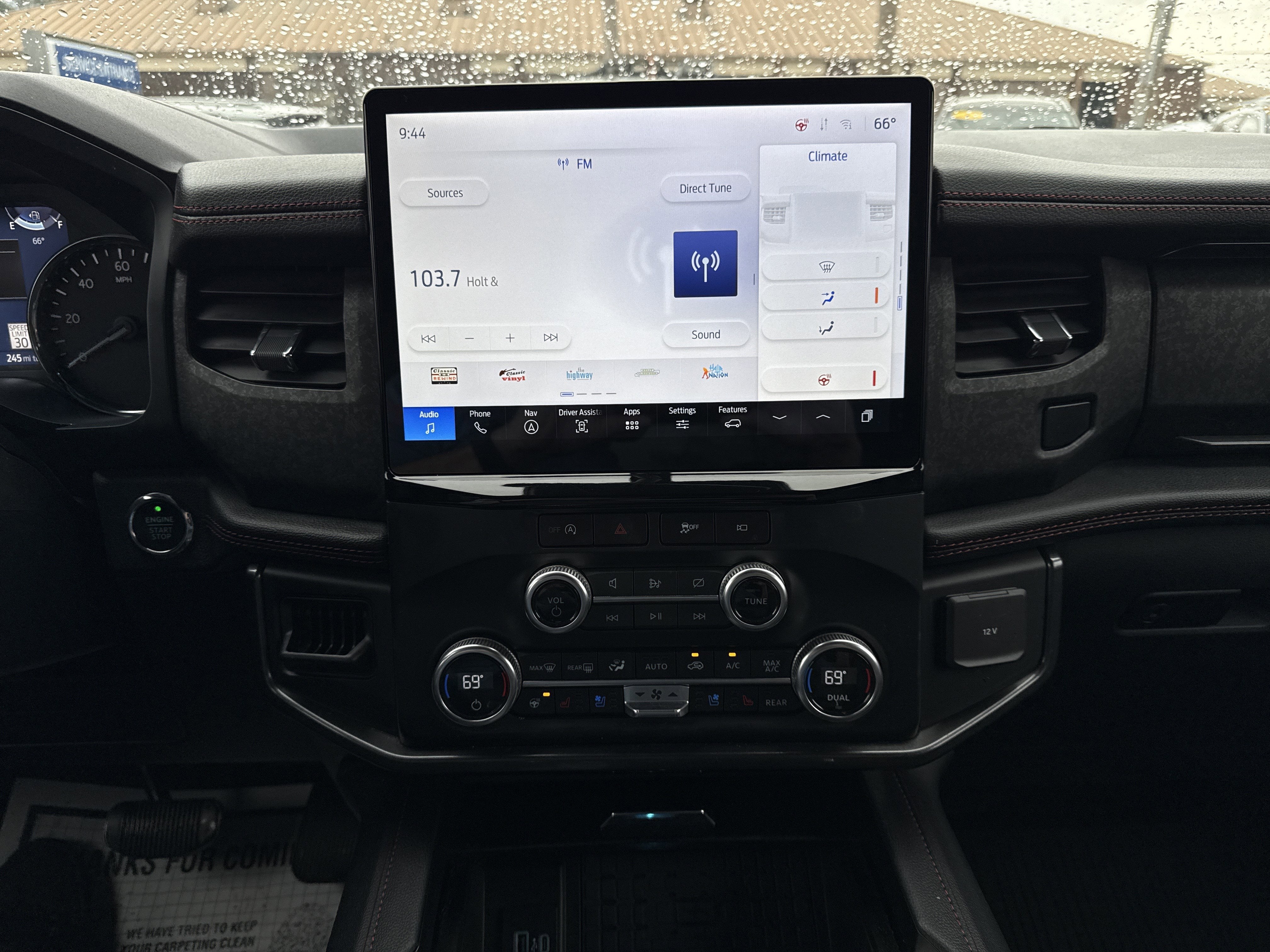 2024 Ford Expedition Base