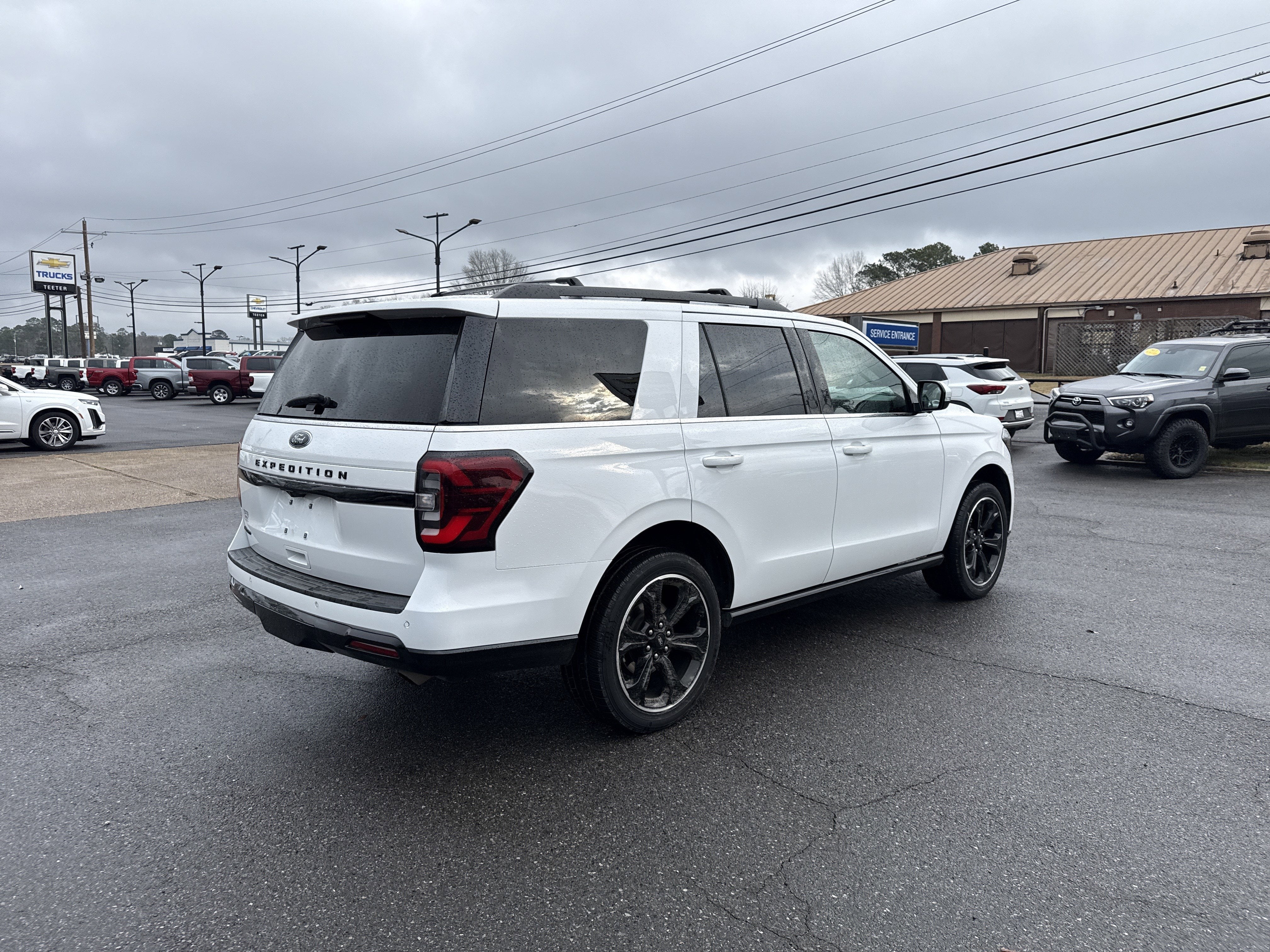 2024 Ford Expedition Base