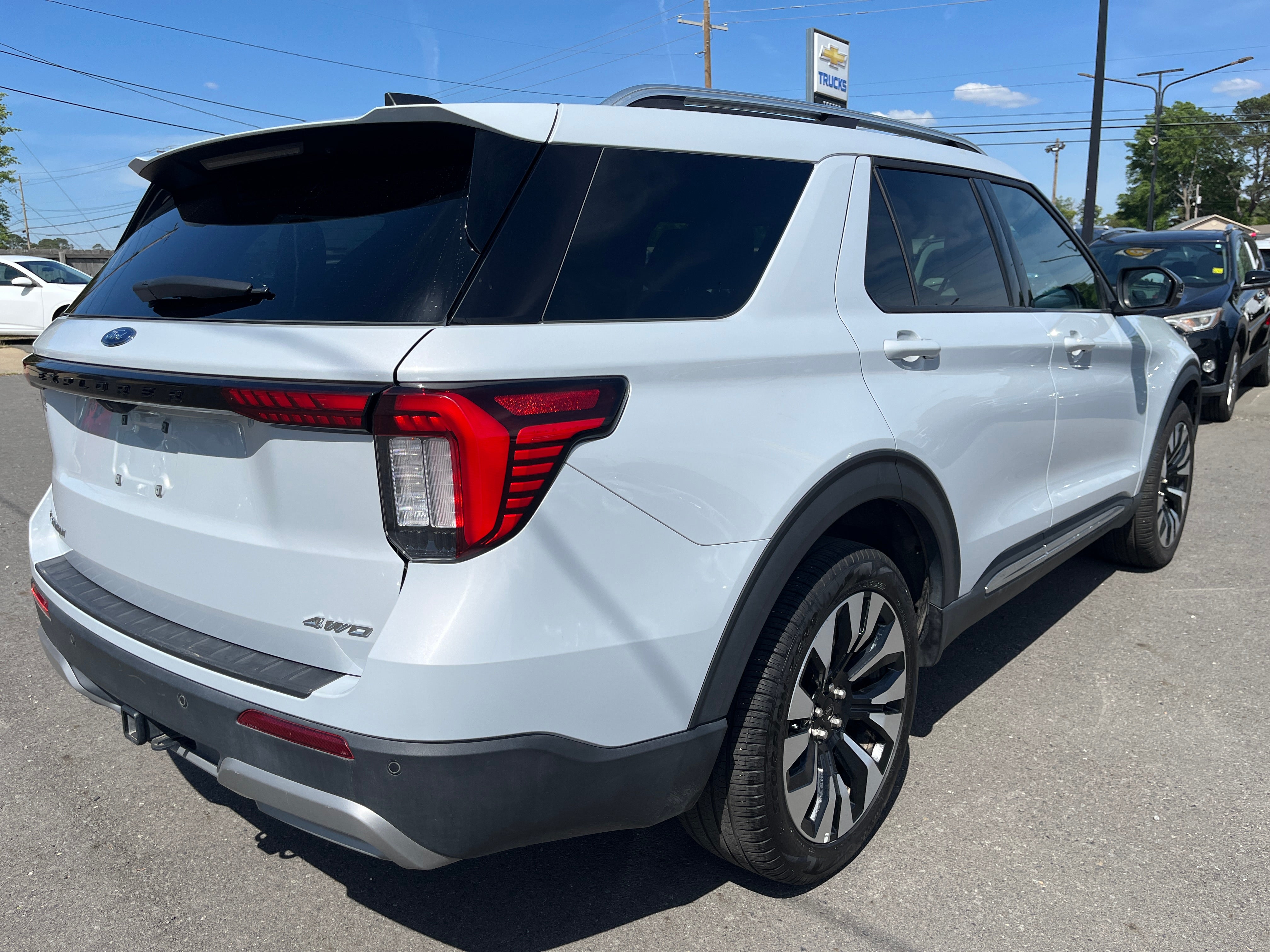2025 Ford Explorer Platinum