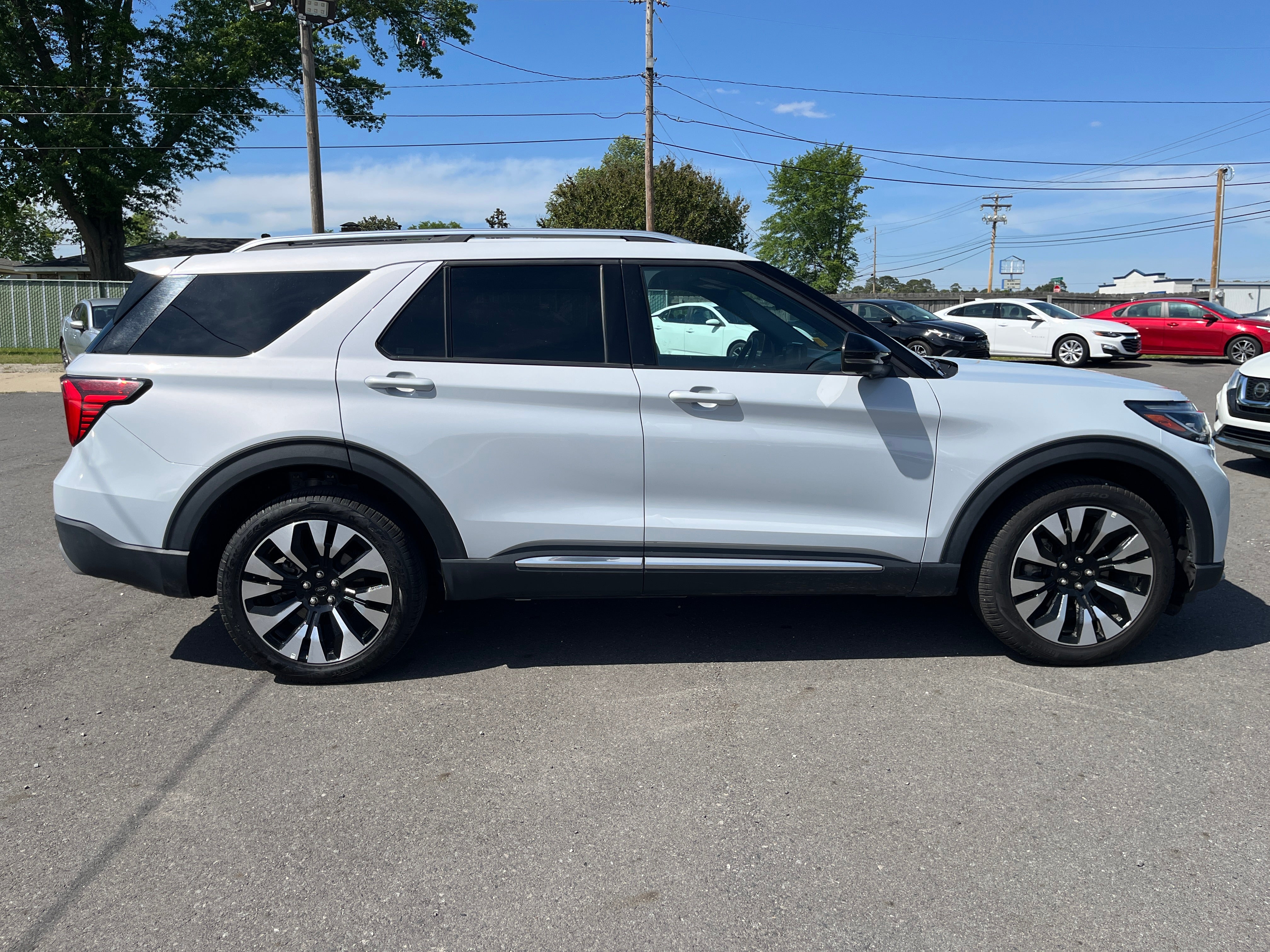 2025 Ford Explorer Platinum