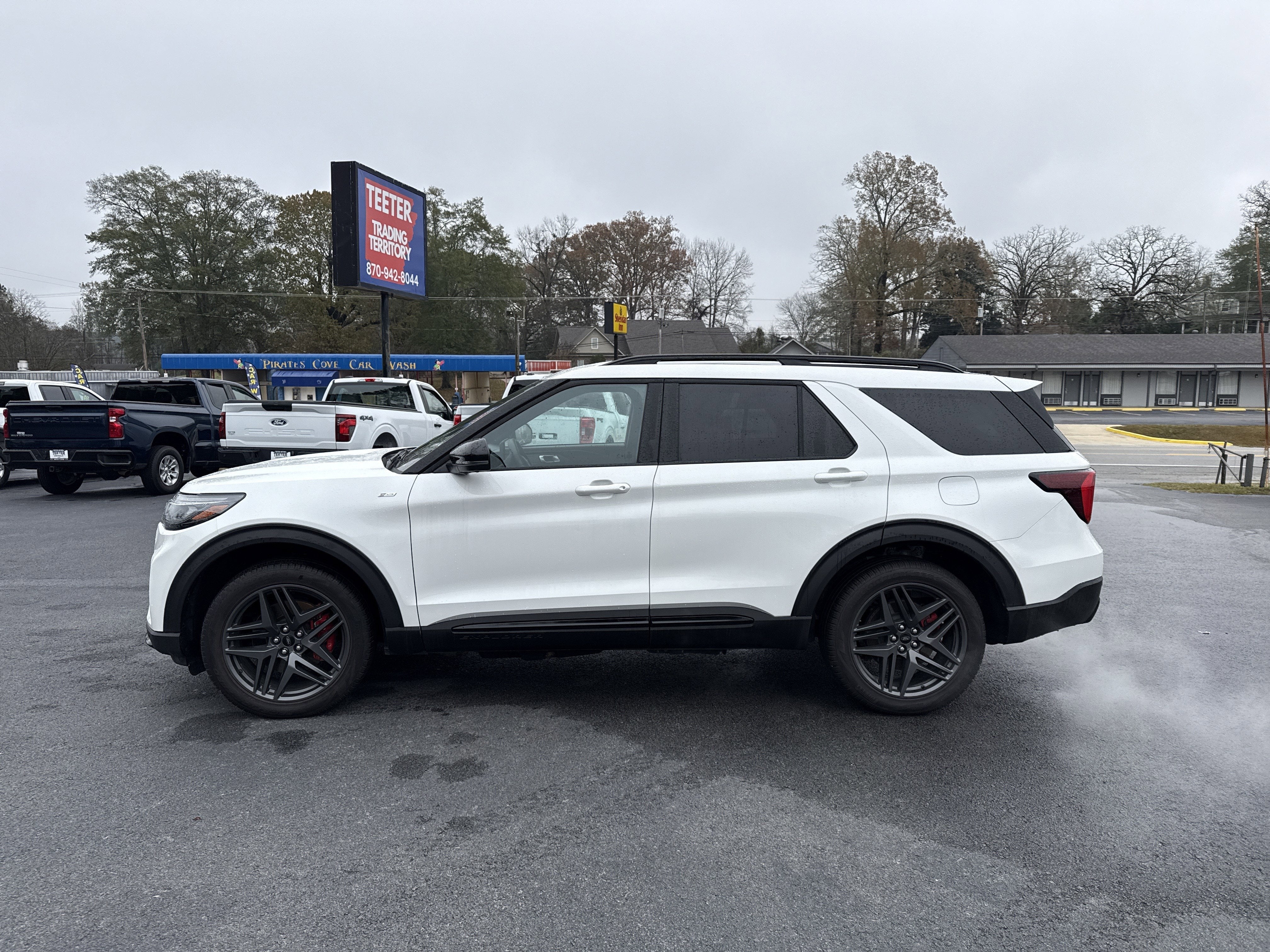 2025 Ford Explorer ST-Line