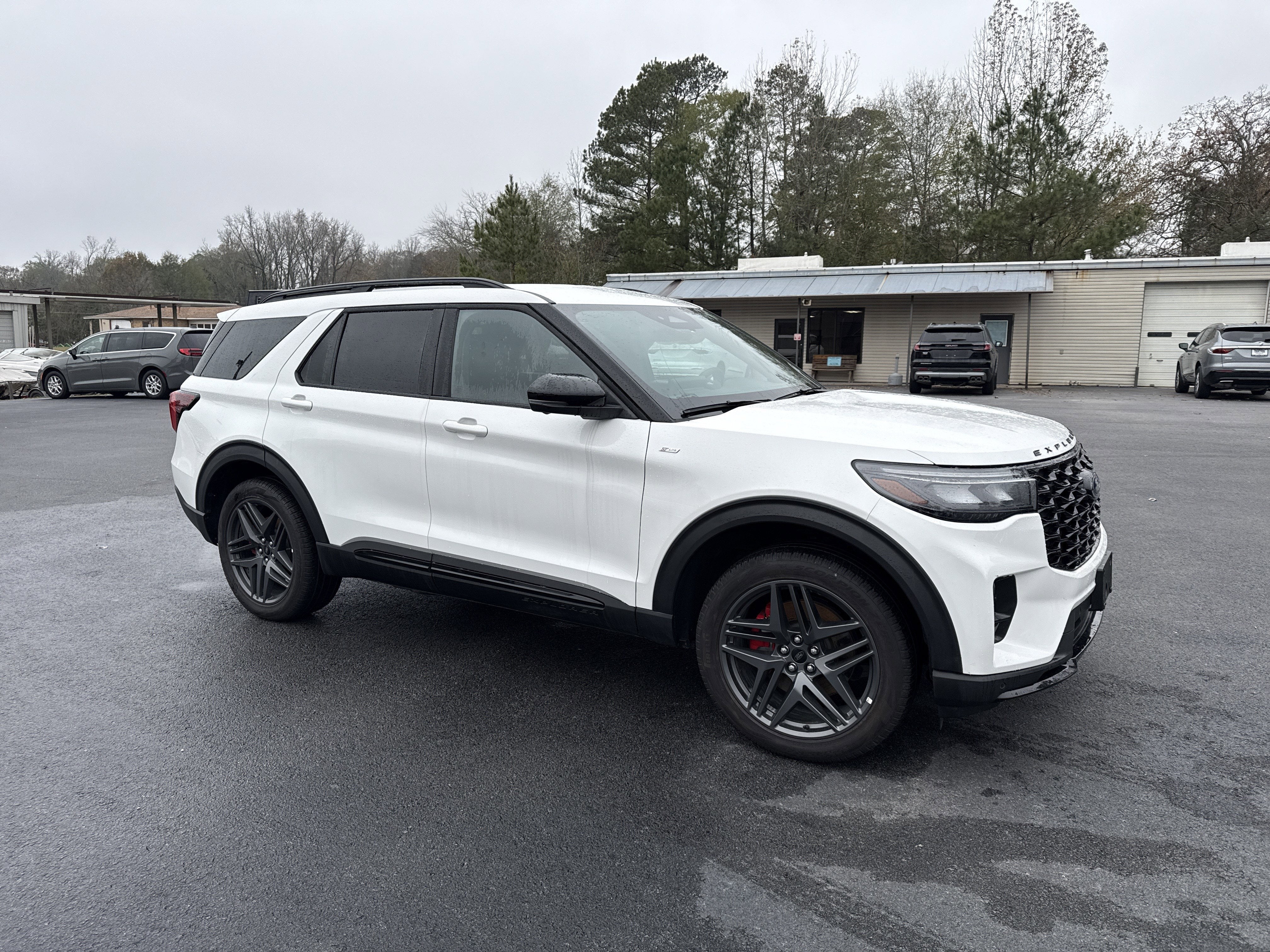 2025 Ford Explorer ST-Line