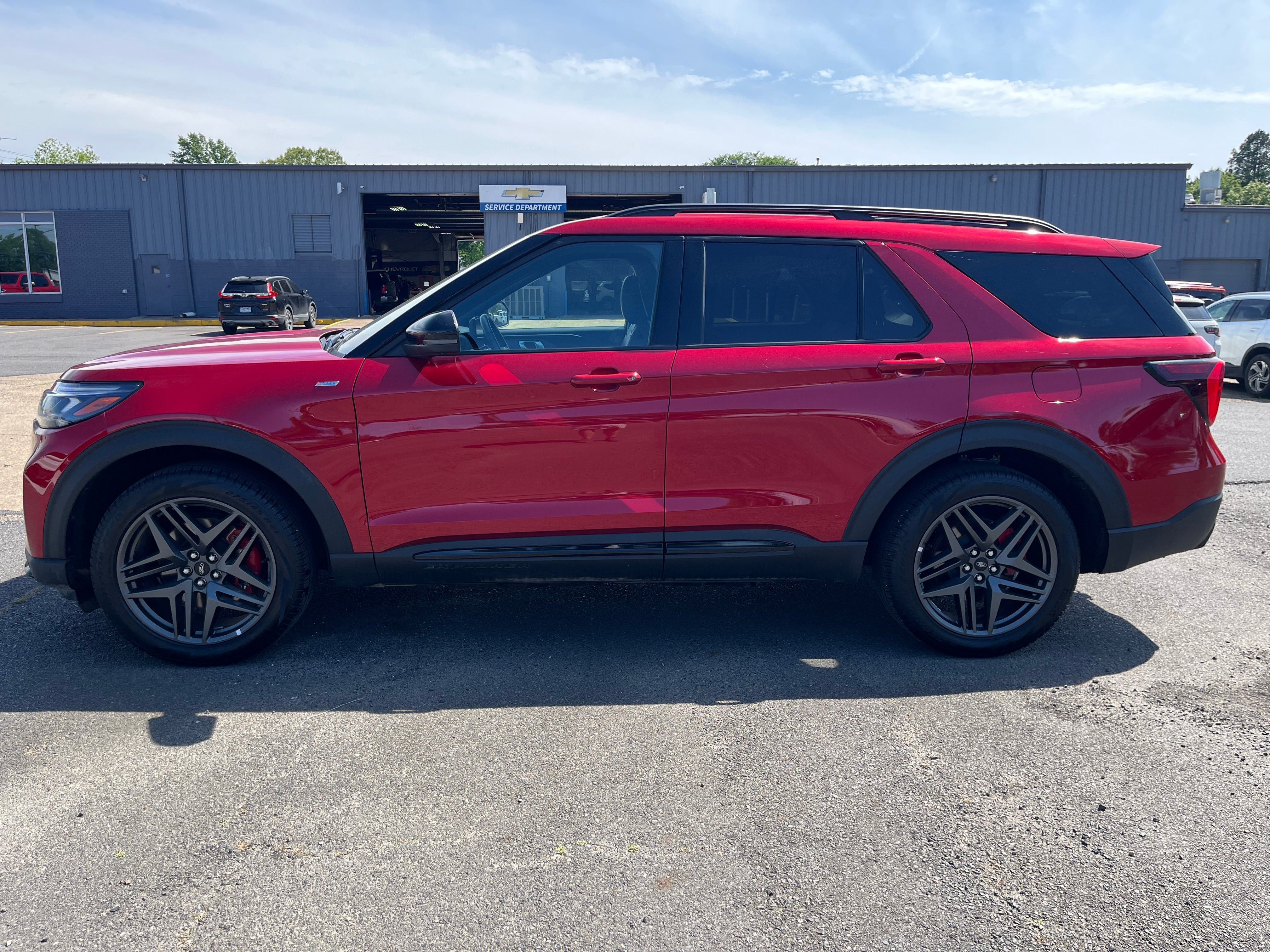 2025 Ford Explorer ST-Line