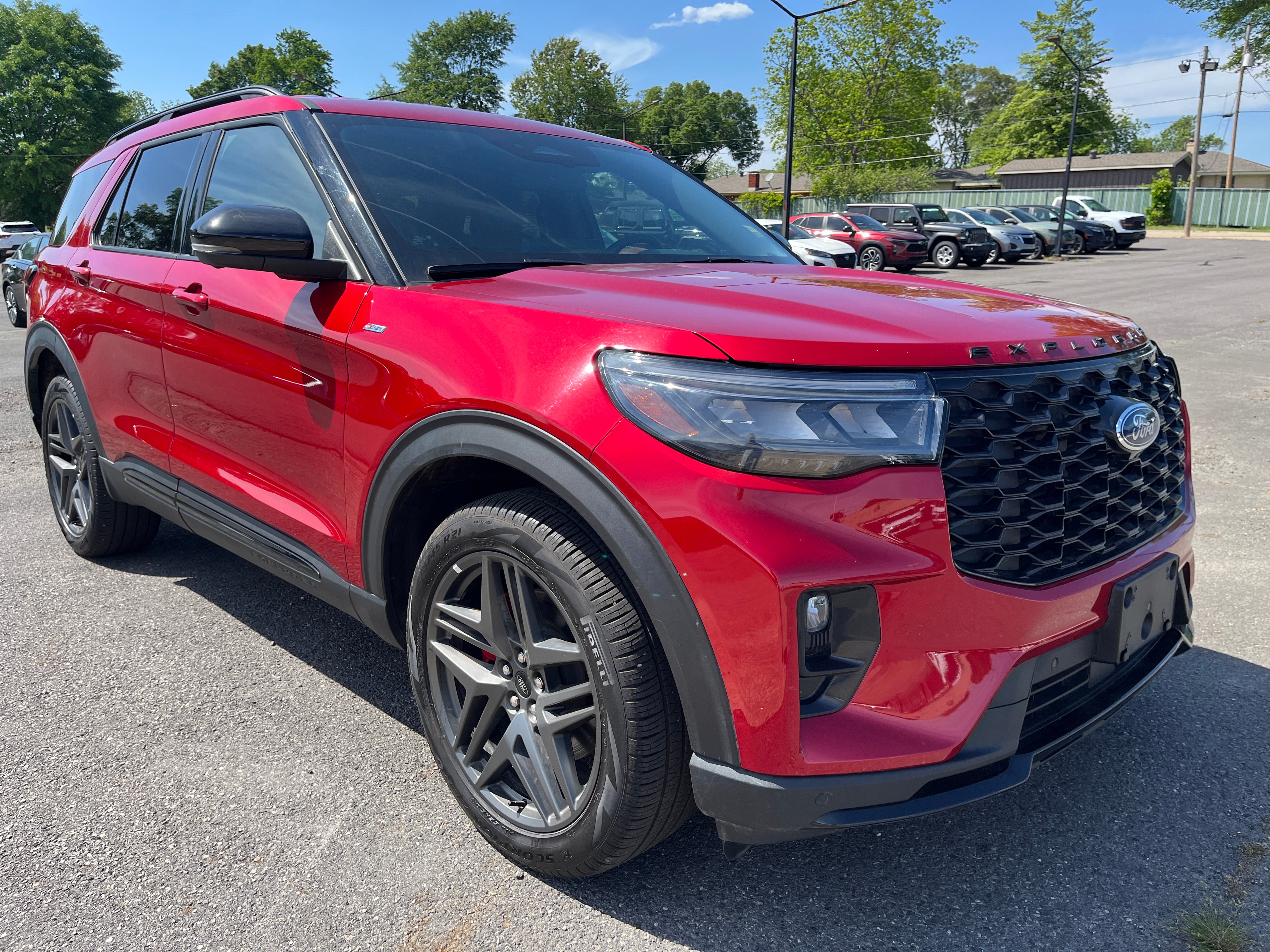2025 Ford Explorer ST-Line