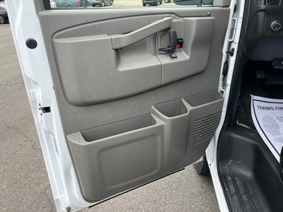 2025 Chevrolet Express Passenger 1LS