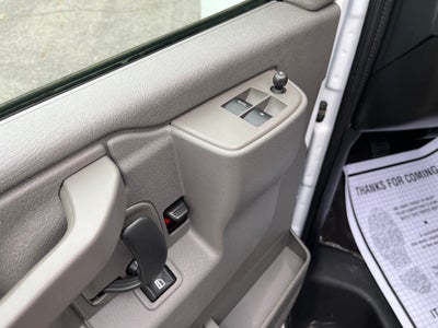 2025 Chevrolet Express Passenger 1LS