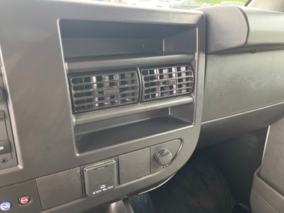 2025 Chevrolet Express Passenger 1LS