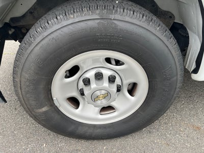 2025 Chevrolet Express Passenger 1LS