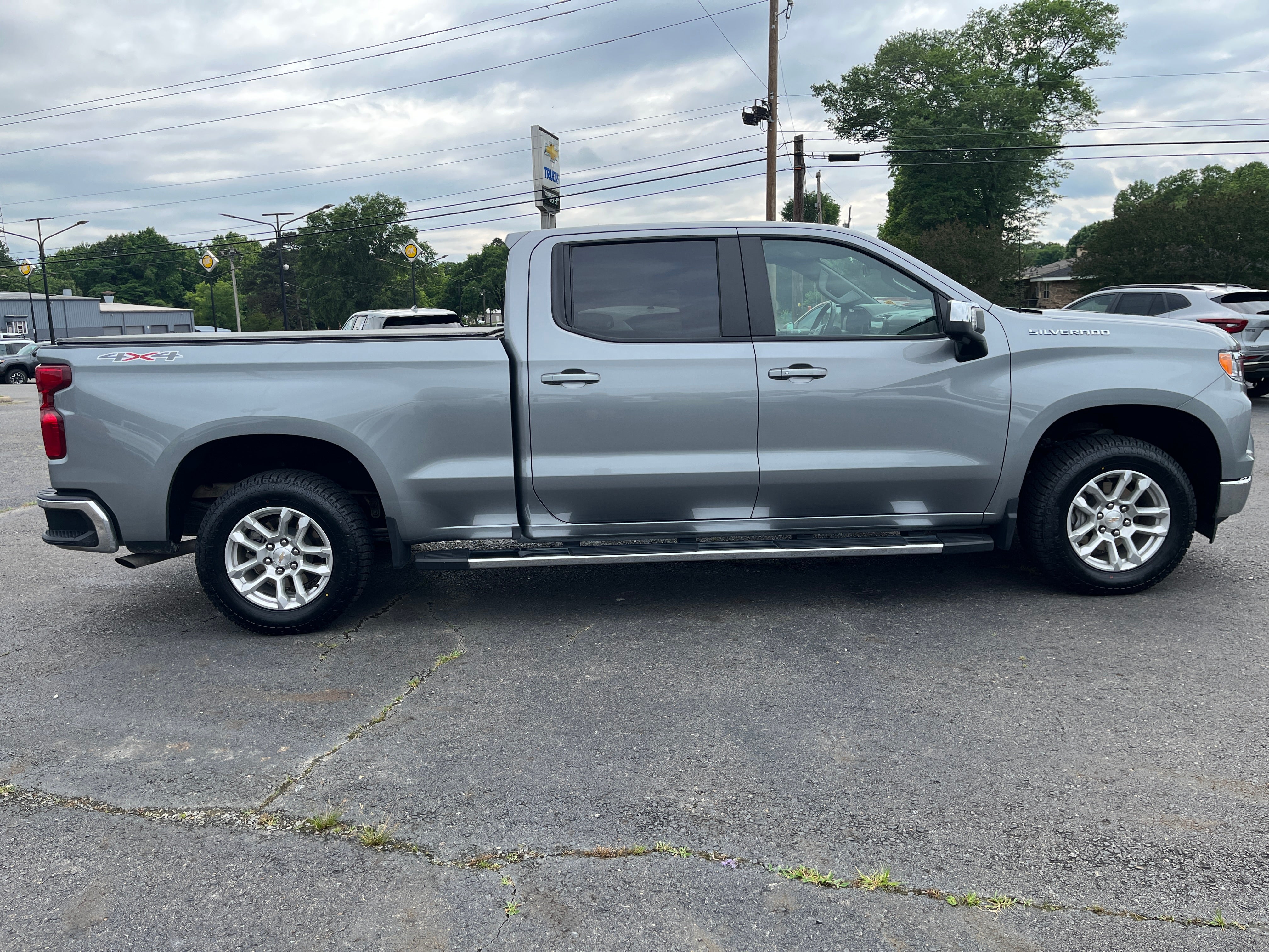 2024 Chevrolet Silverado 1500 LT