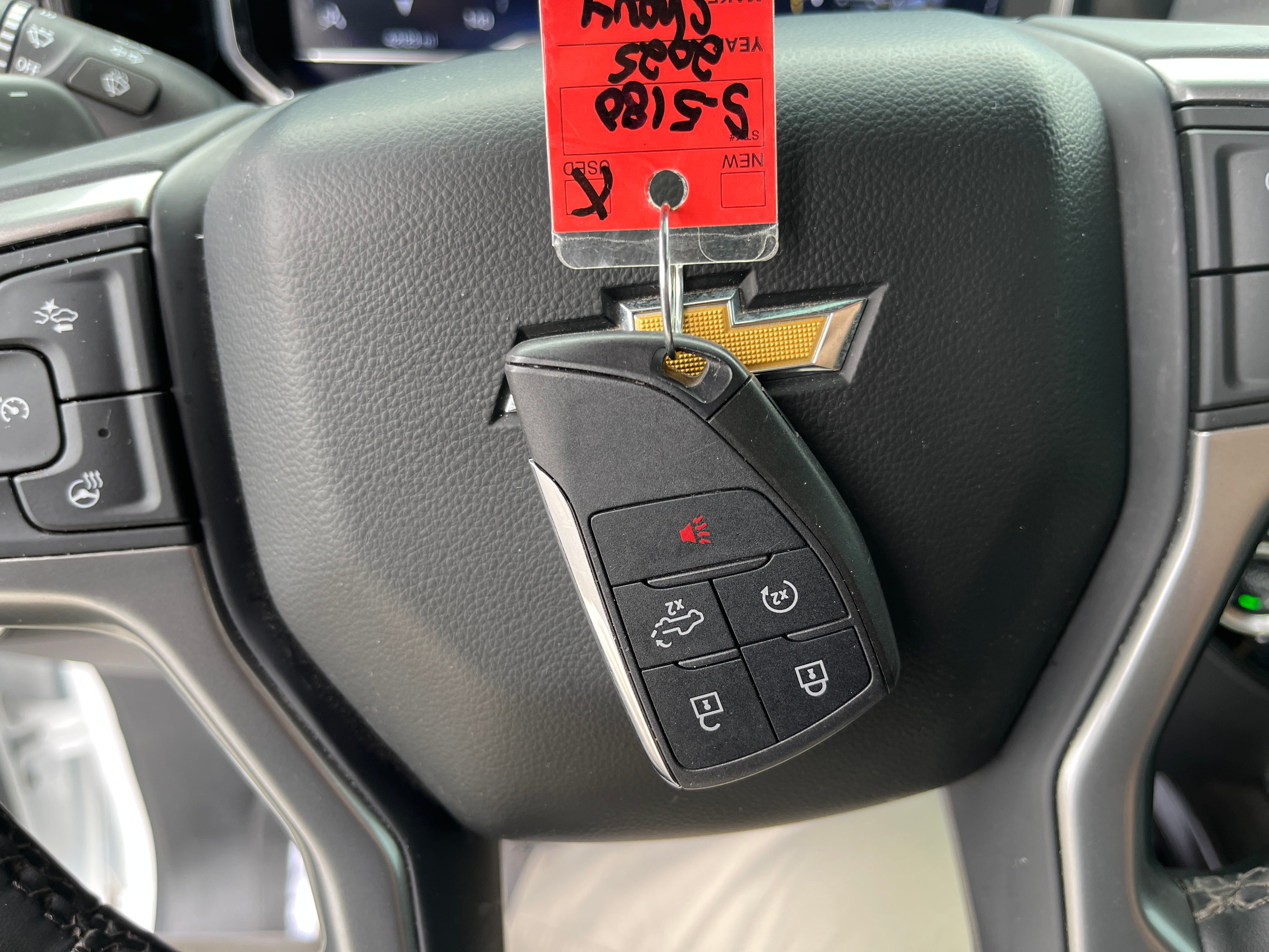 2025 Chevrolet Silverado 1500 LTZ