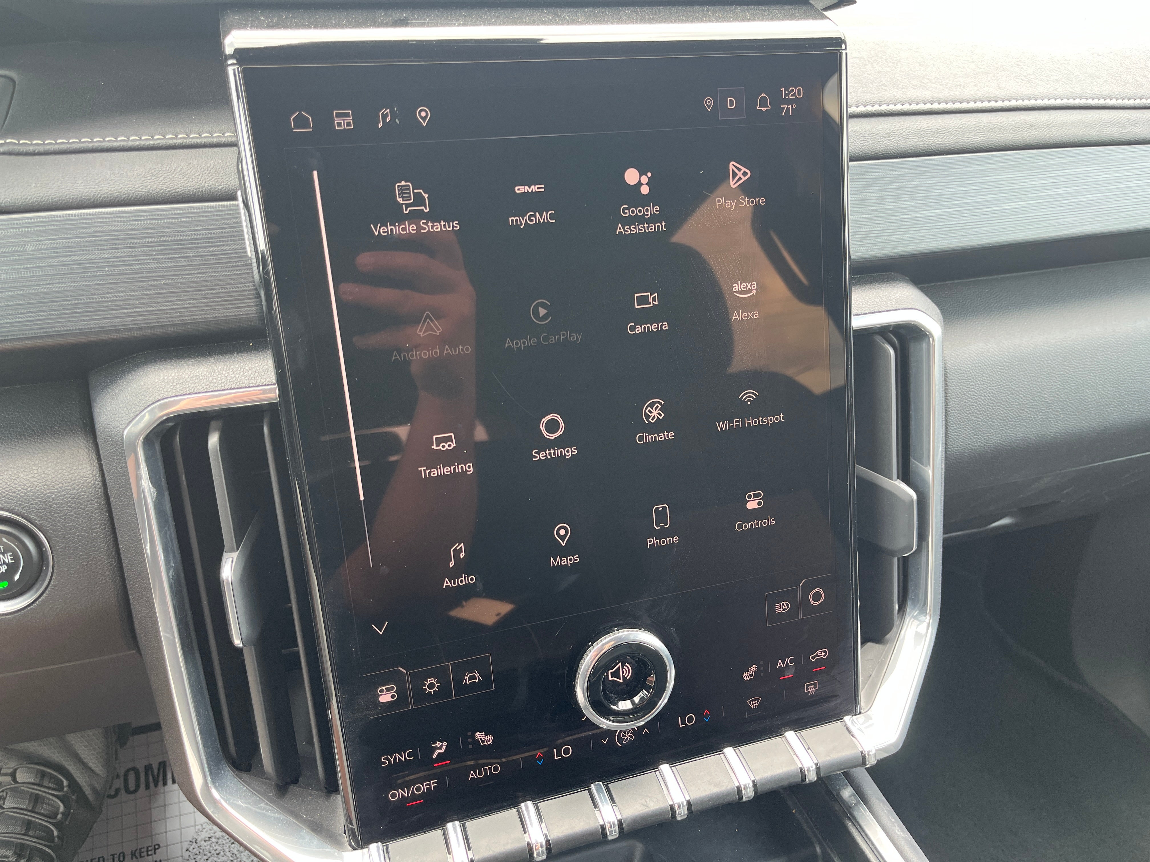 2025 GMC Acadia Elevation