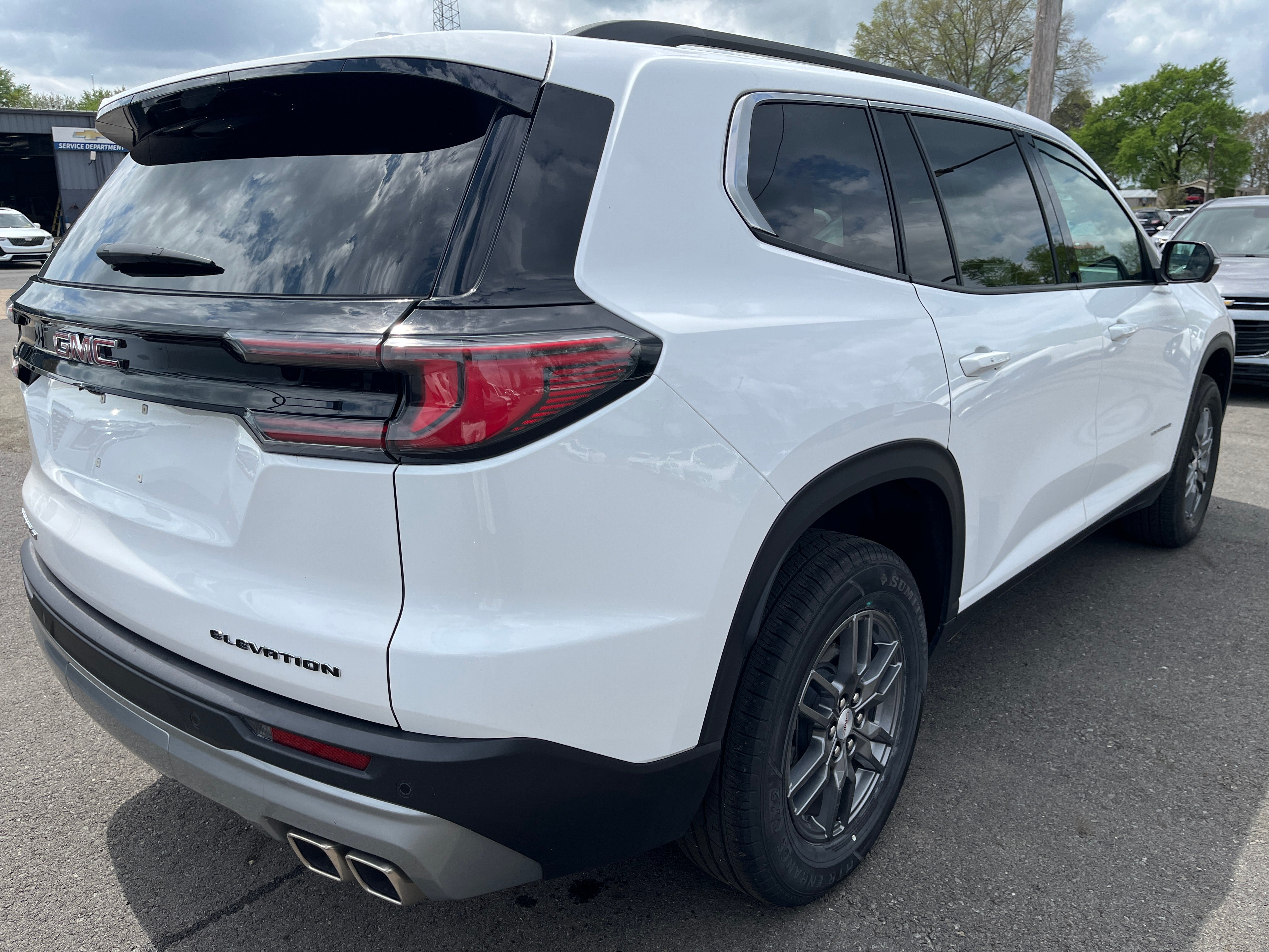 2025 GMC Acadia Elevation