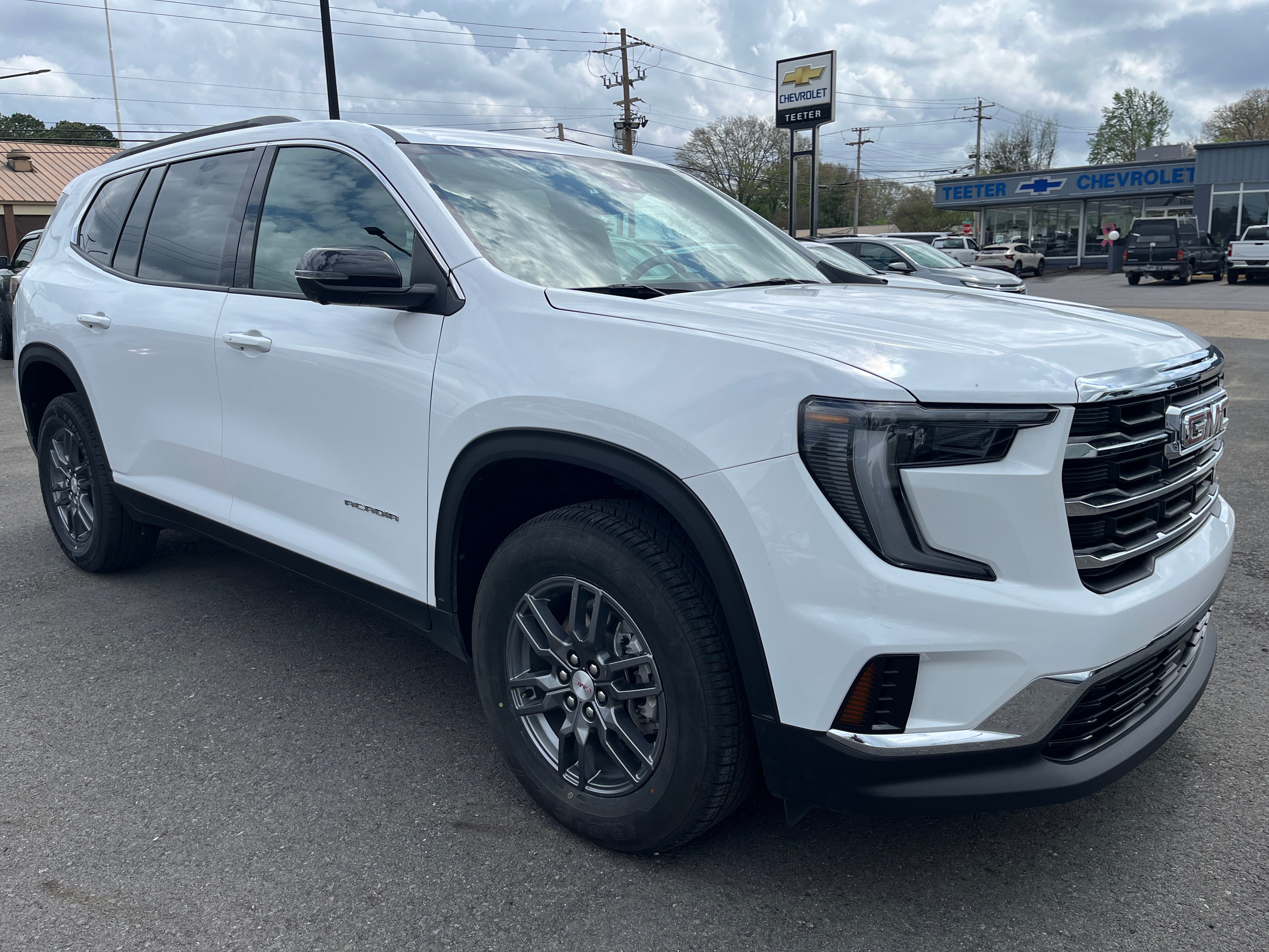 2025 GMC Acadia Elevation