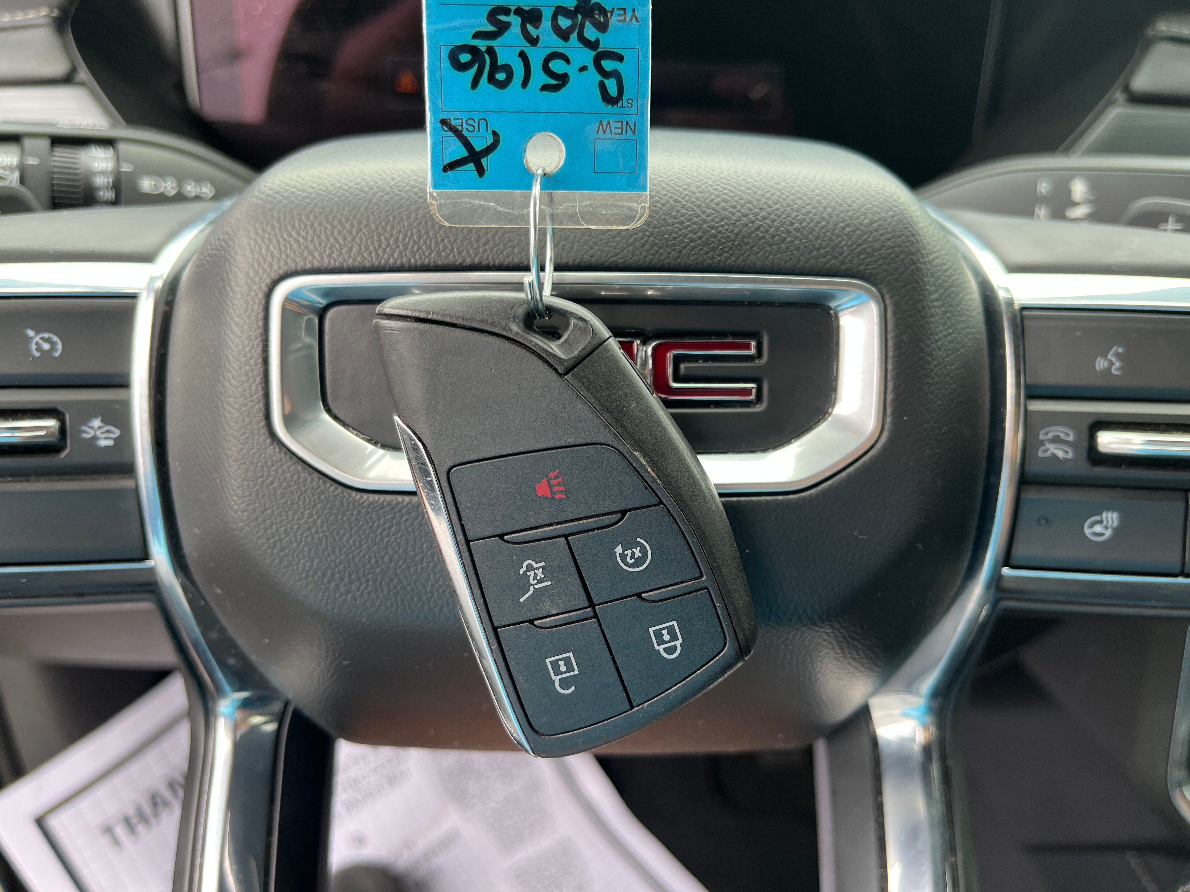 2025 GMC Acadia Elevation