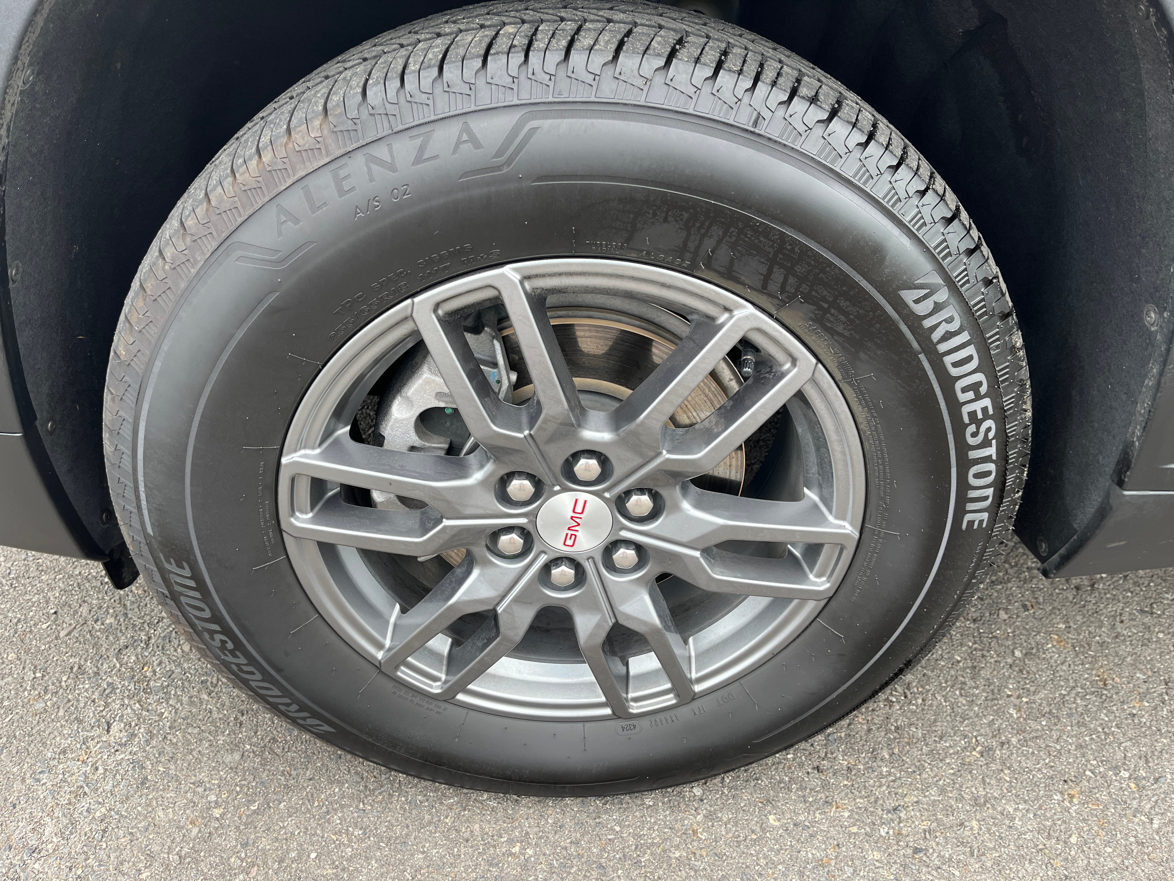 2025 GMC Acadia Elevation