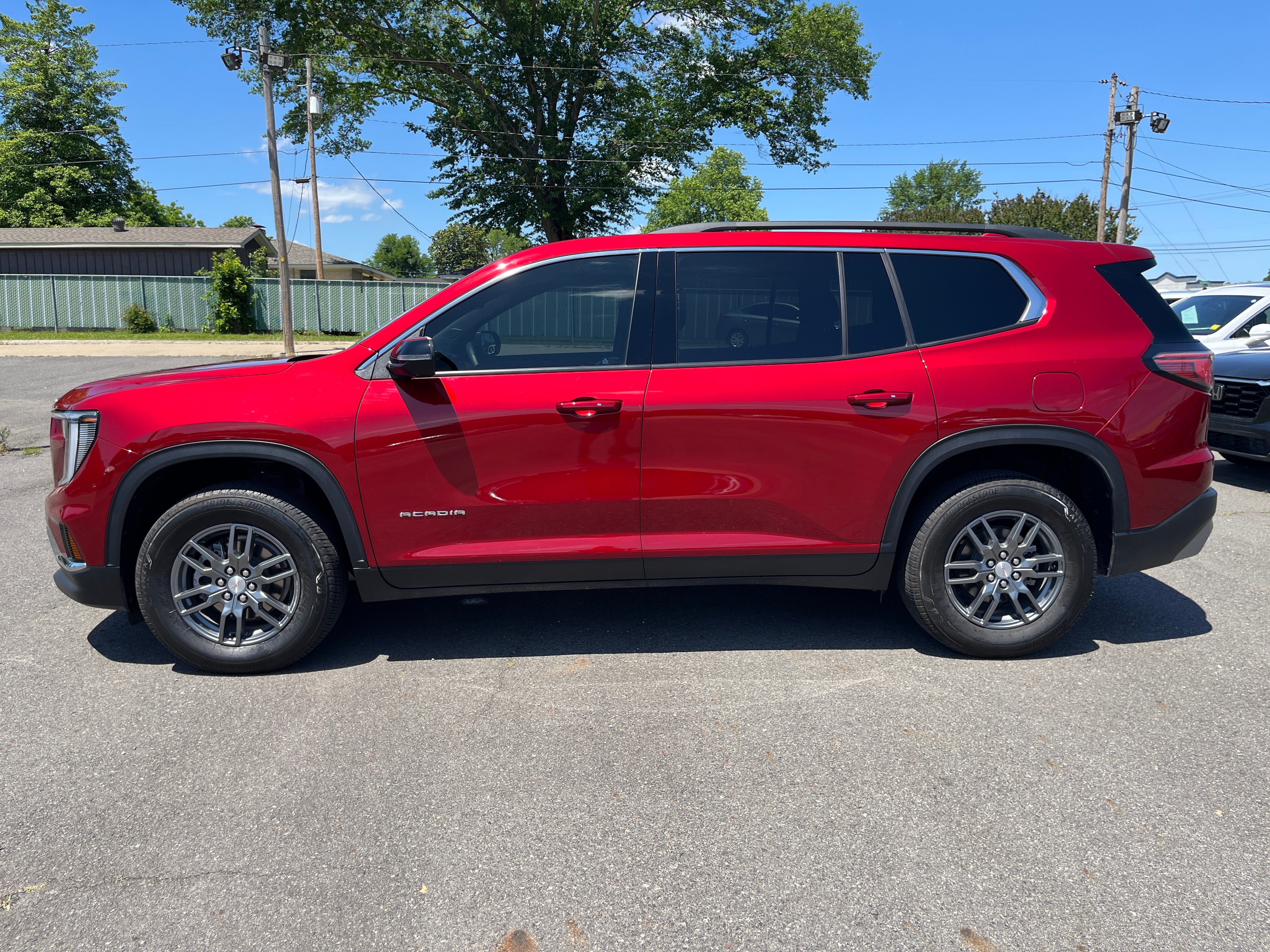 2025 GMC Acadia Elevation