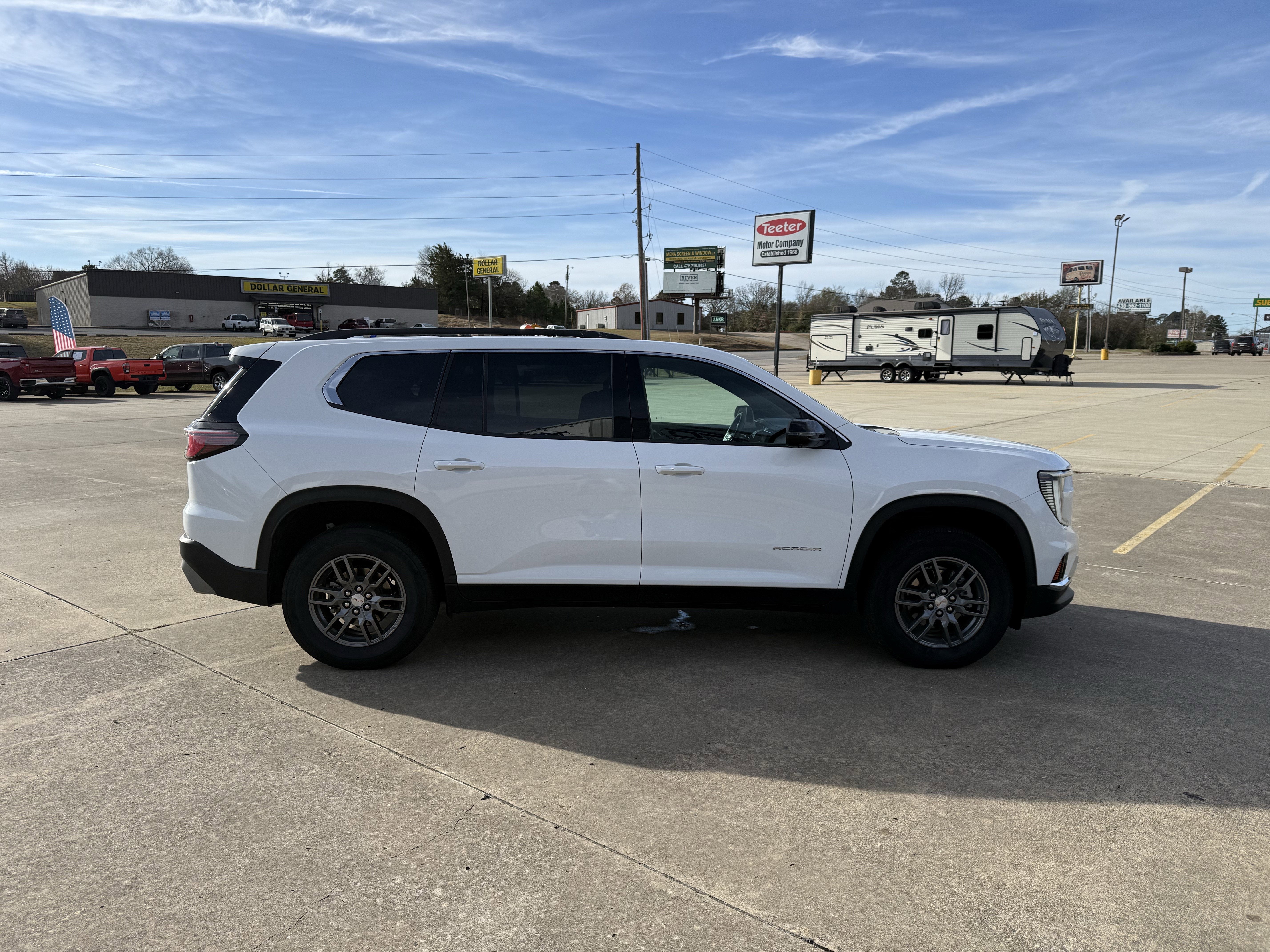 2025 GMC Acadia Elevation