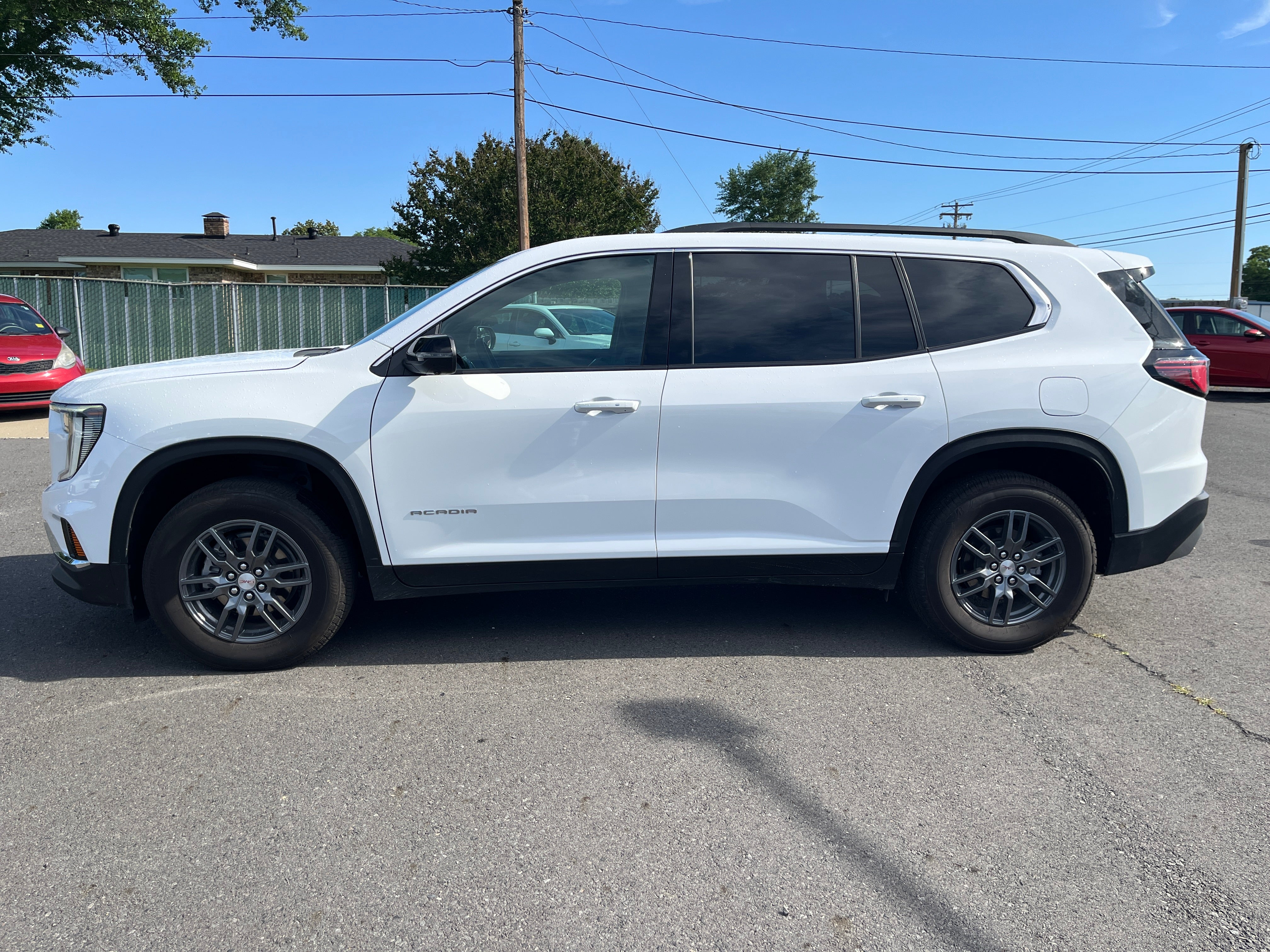 2025 GMC Acadia Elevation