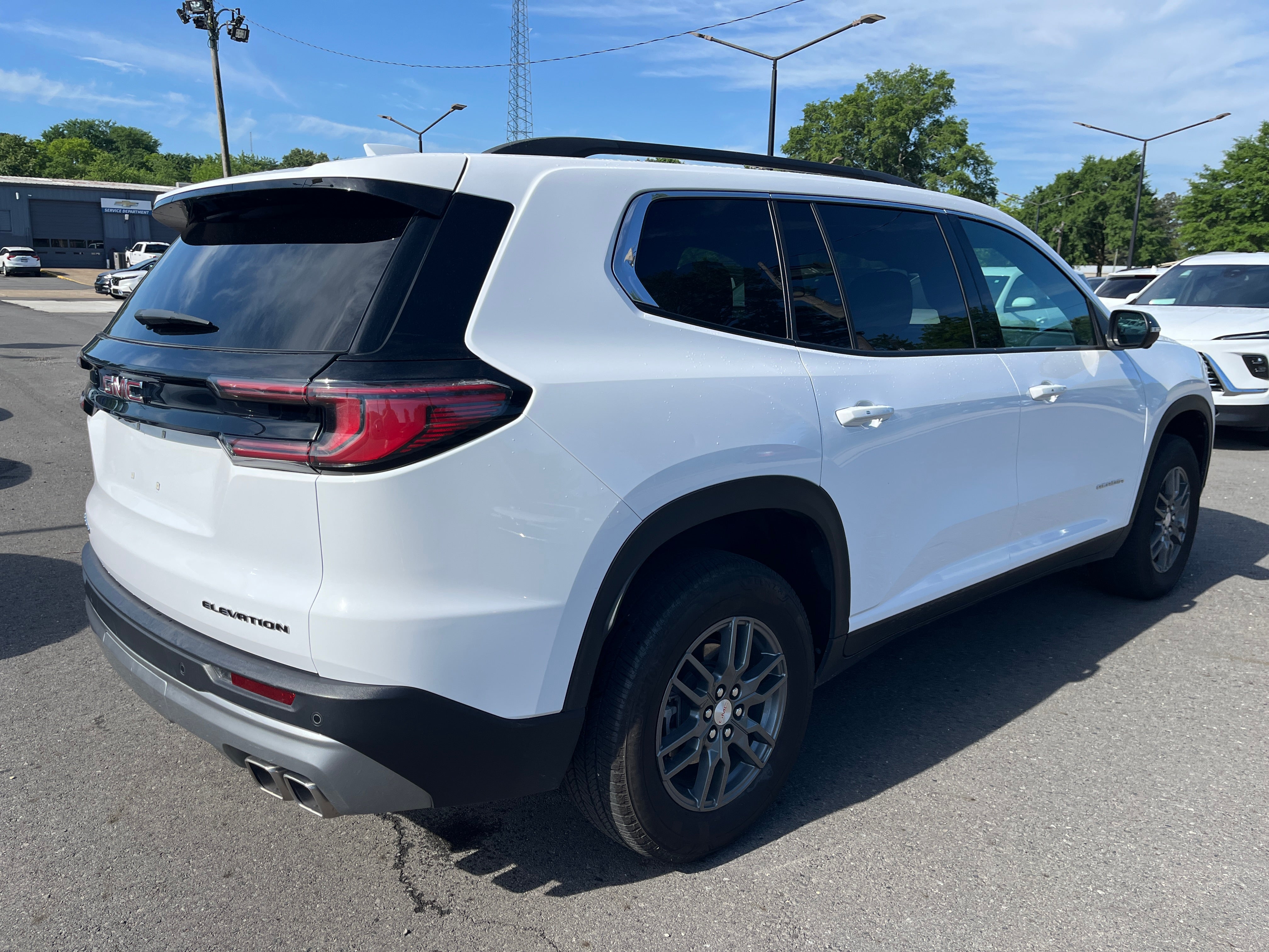 2025 GMC Acadia Elevation