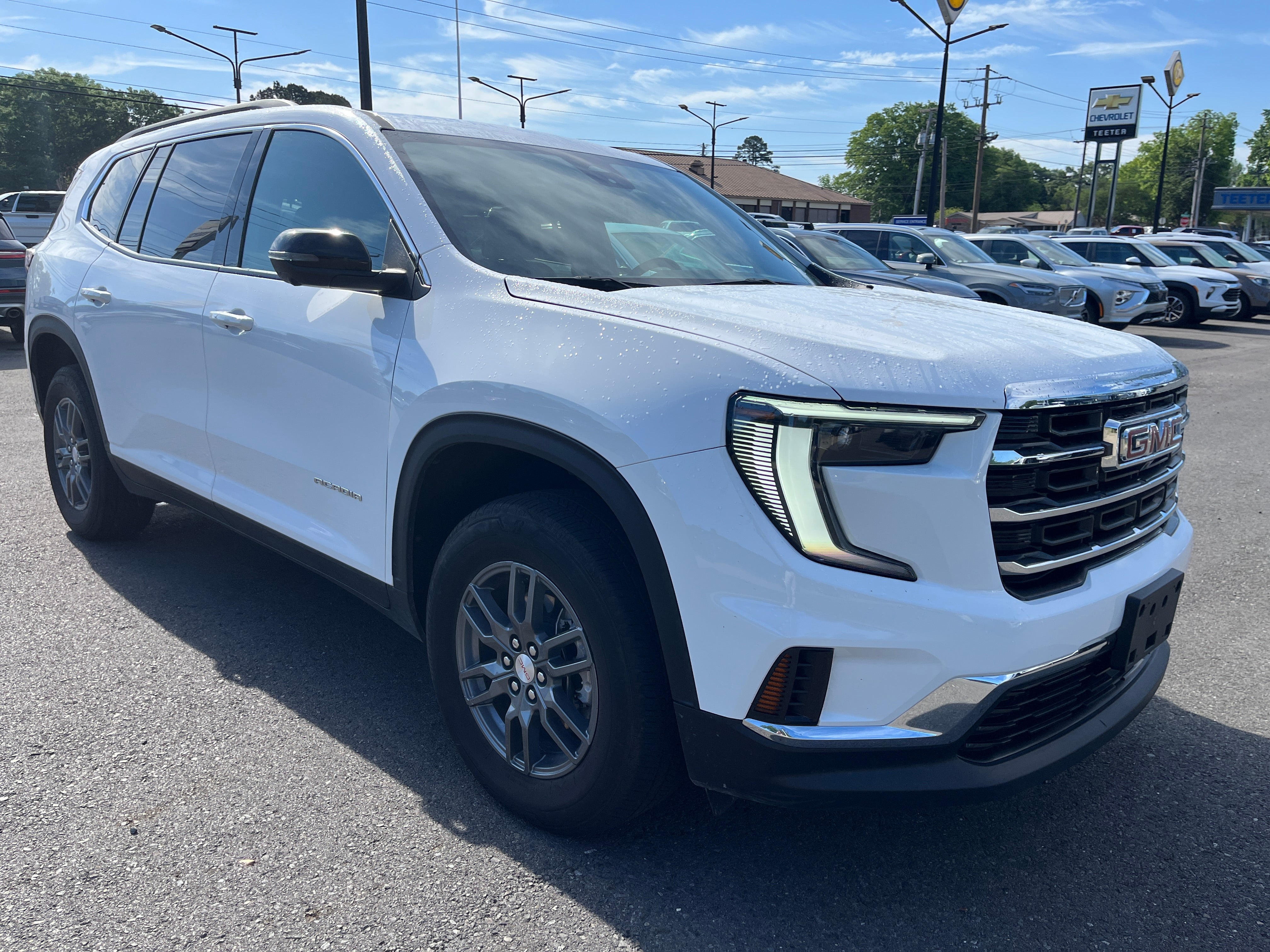 2025 GMC Acadia Elevation