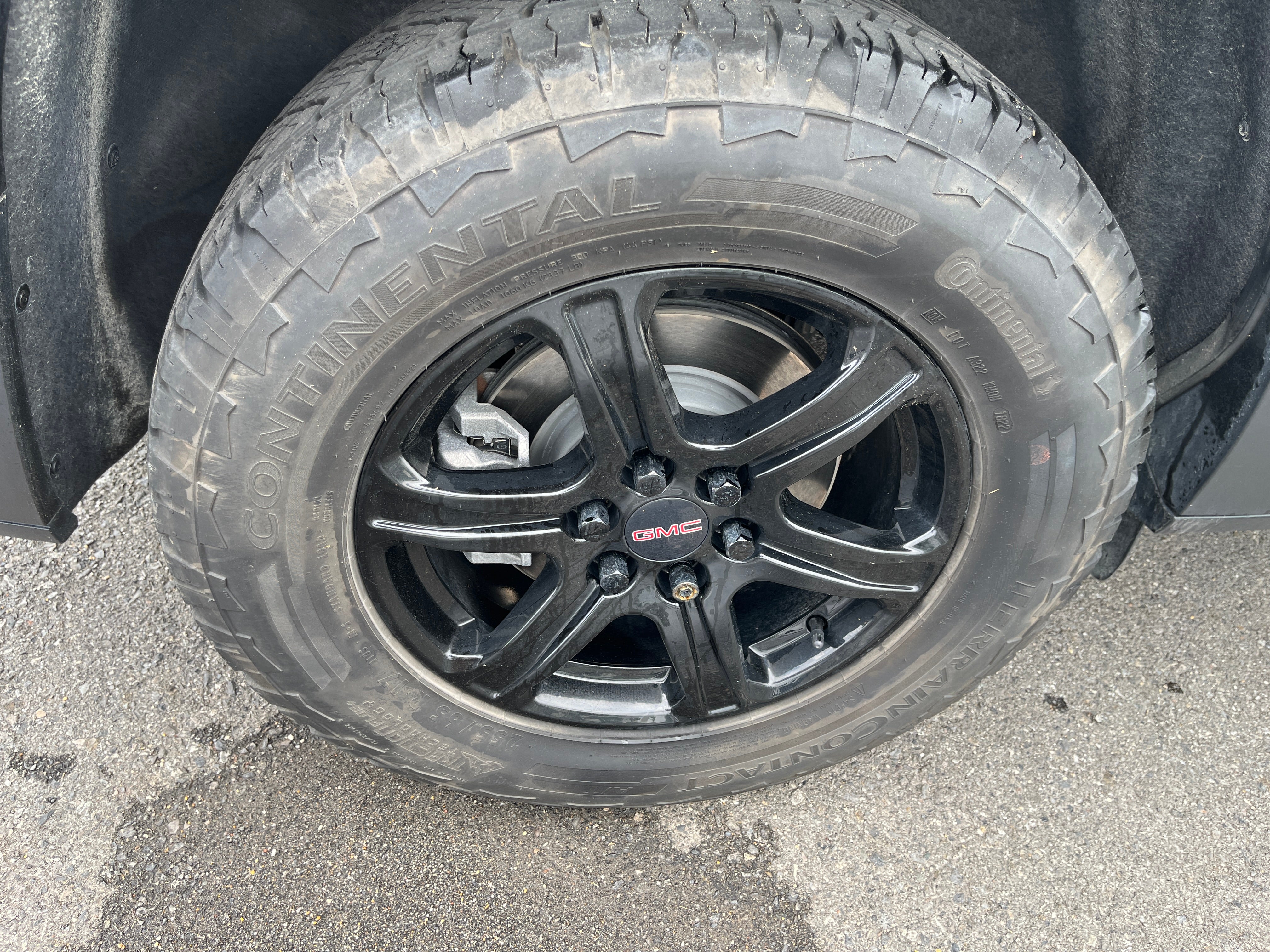 2023 GMC Acadia AT4