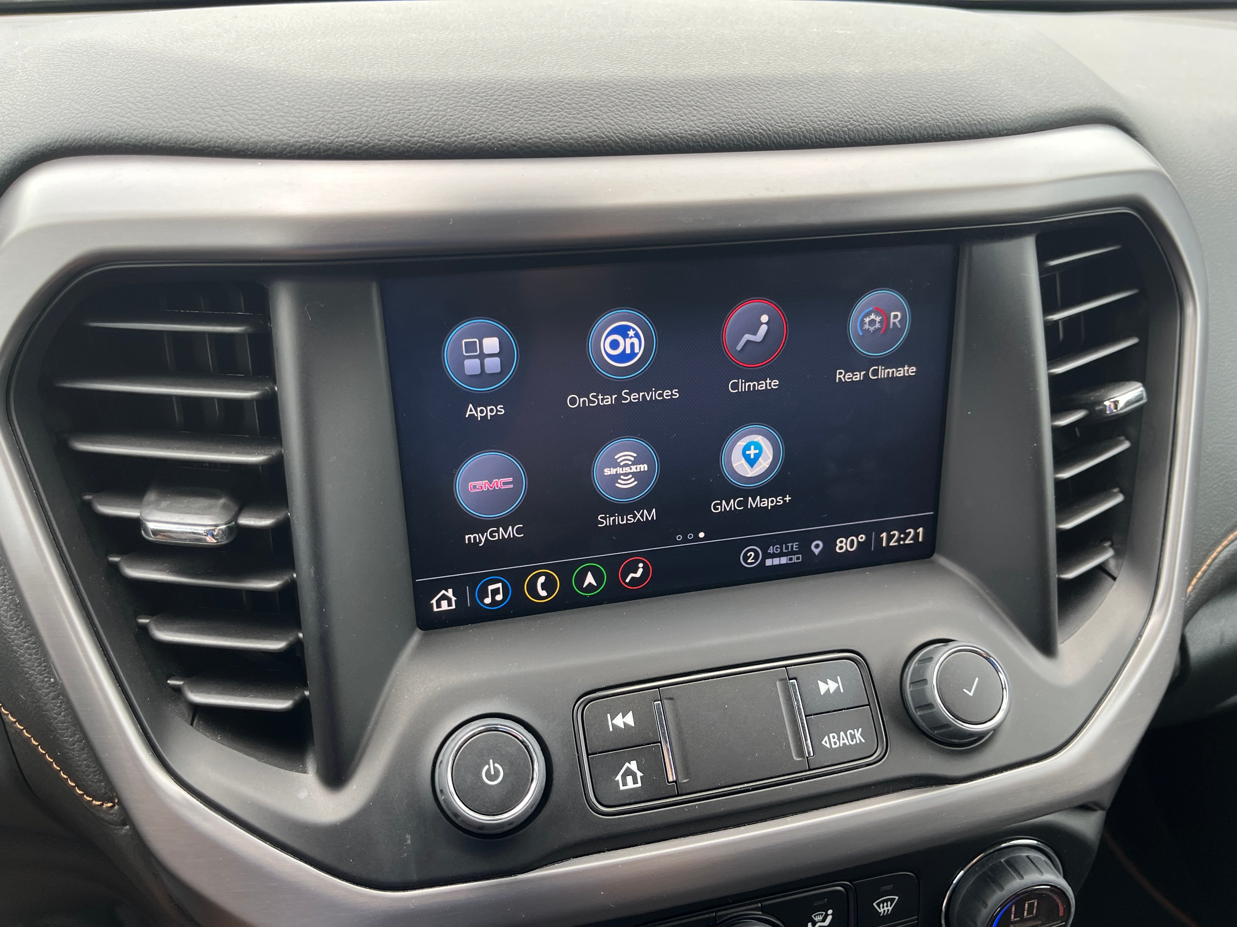 2023 GMC Acadia AT4