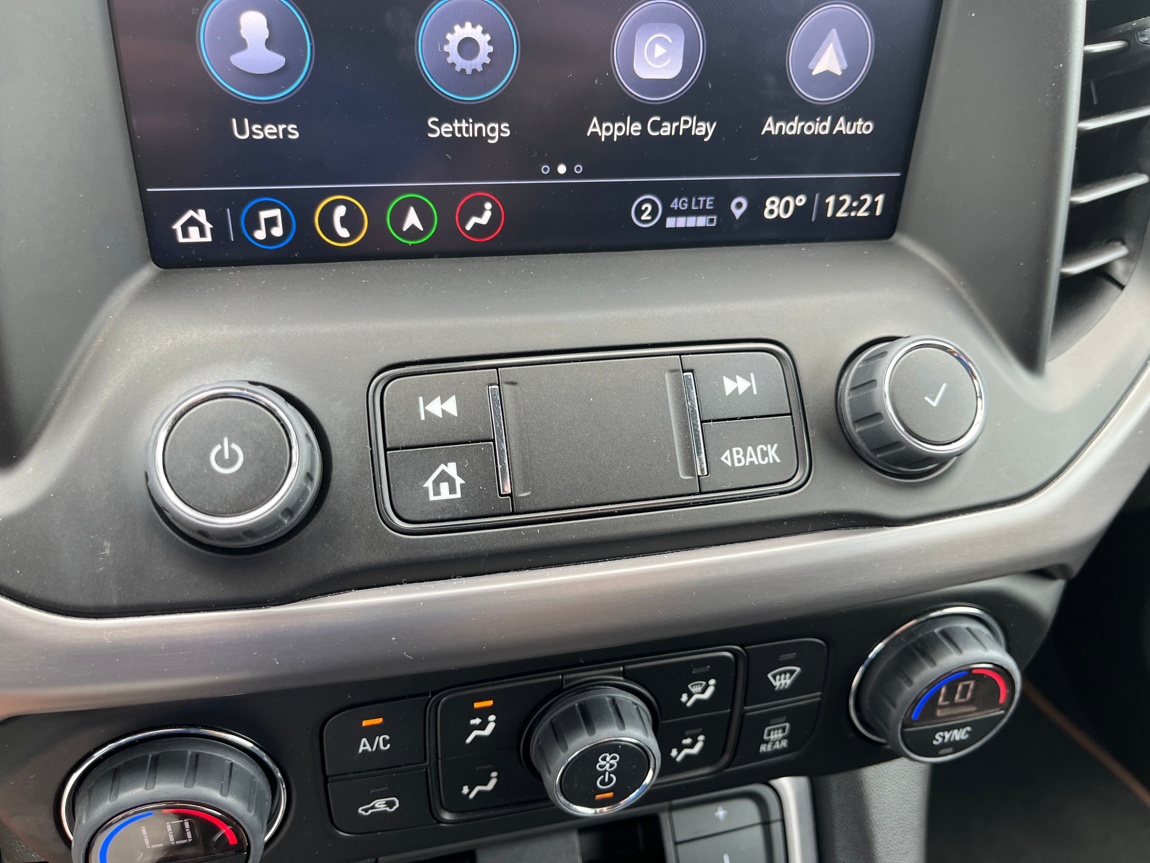 2023 GMC Acadia AT4