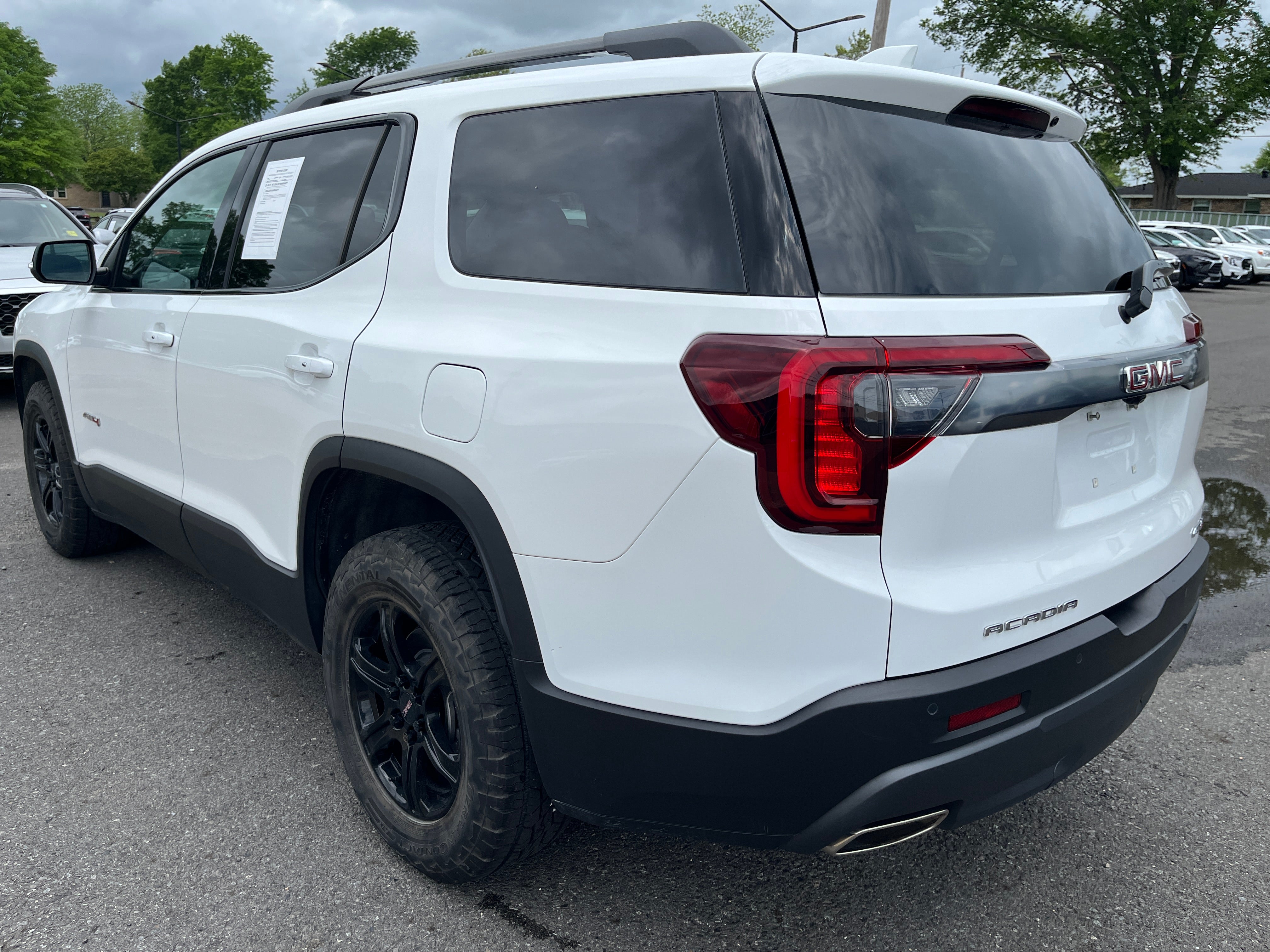 2023 GMC Acadia AT4