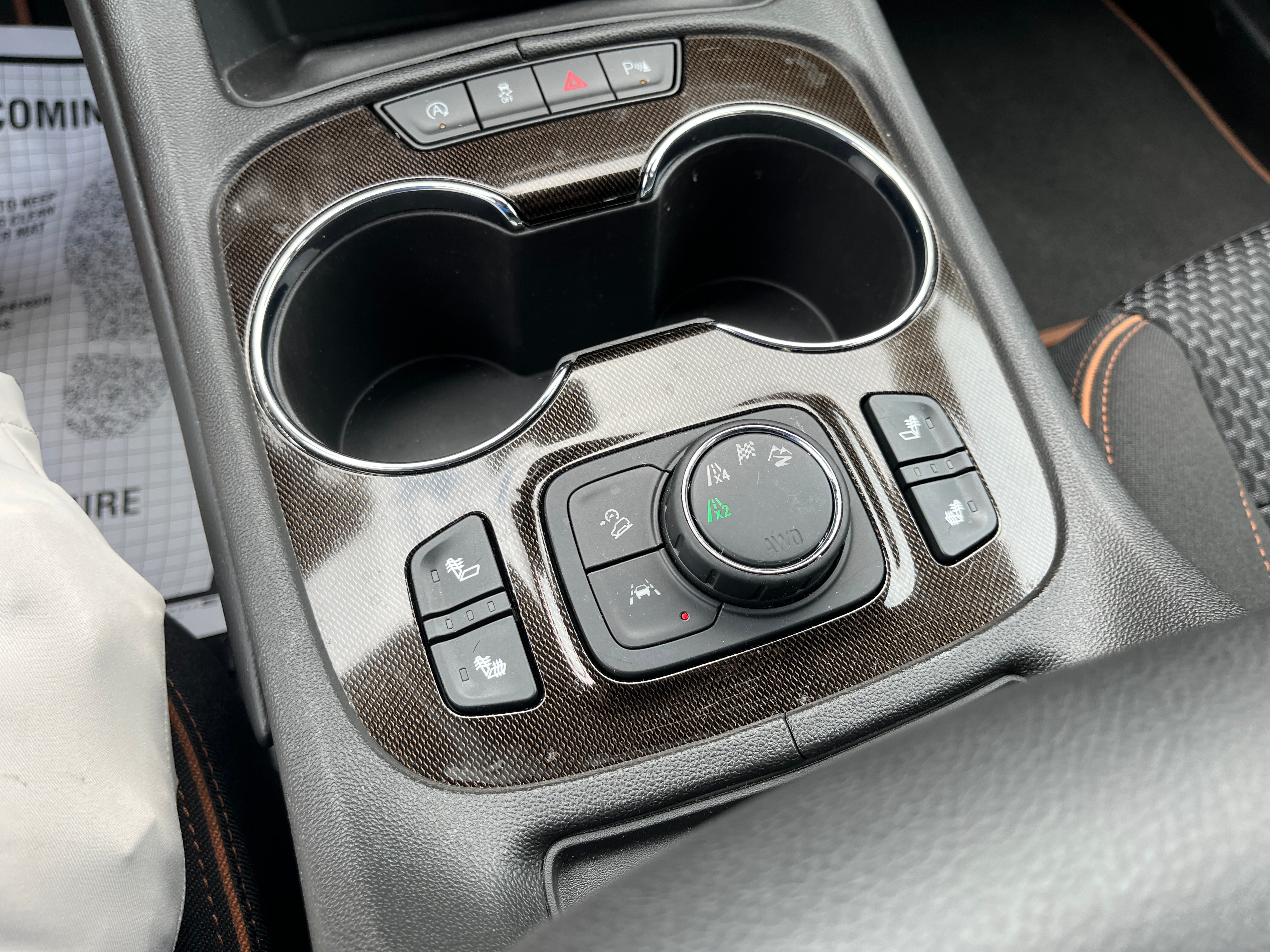 2023 GMC Acadia AT4