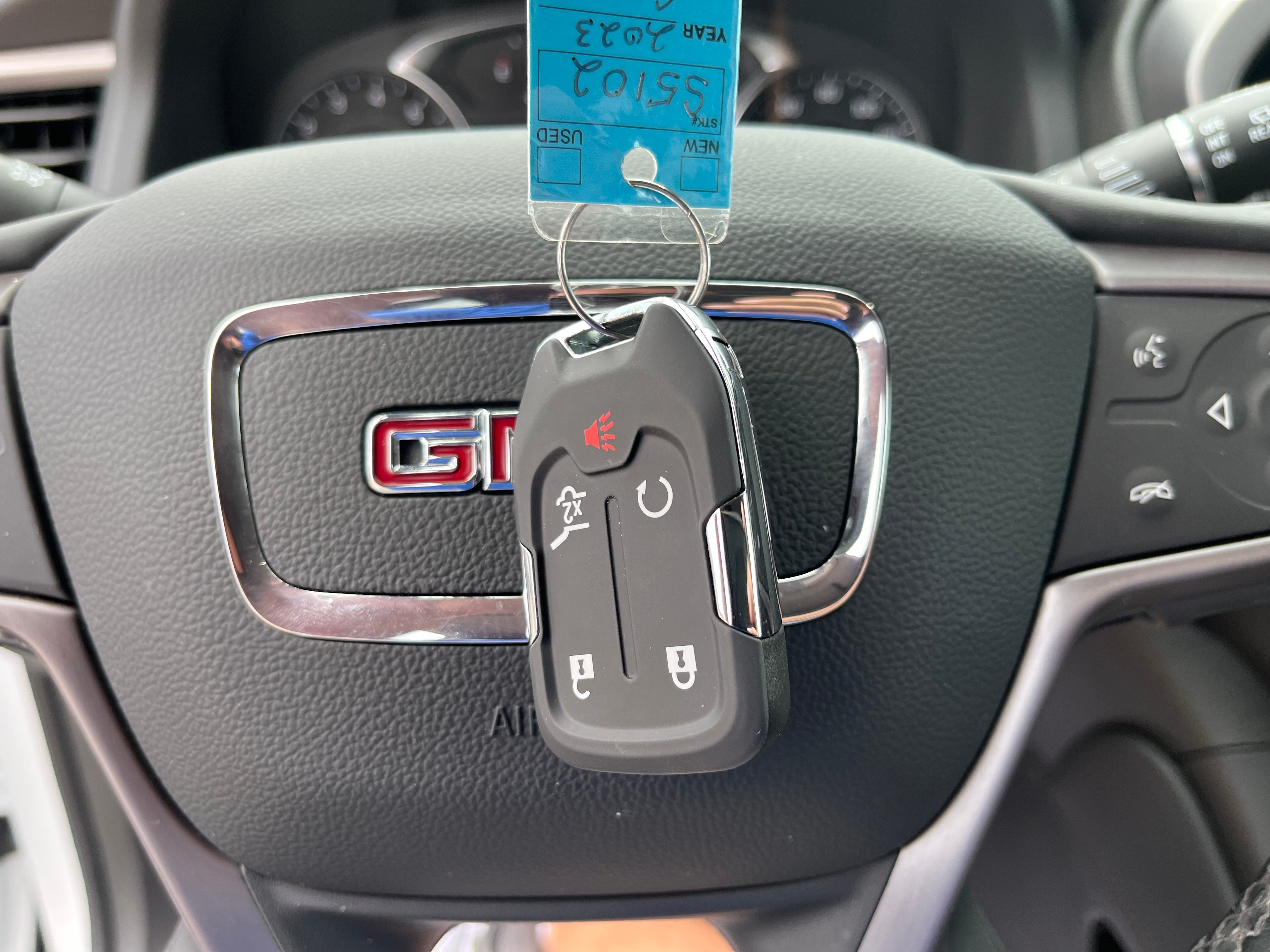 2023 GMC Acadia AT4