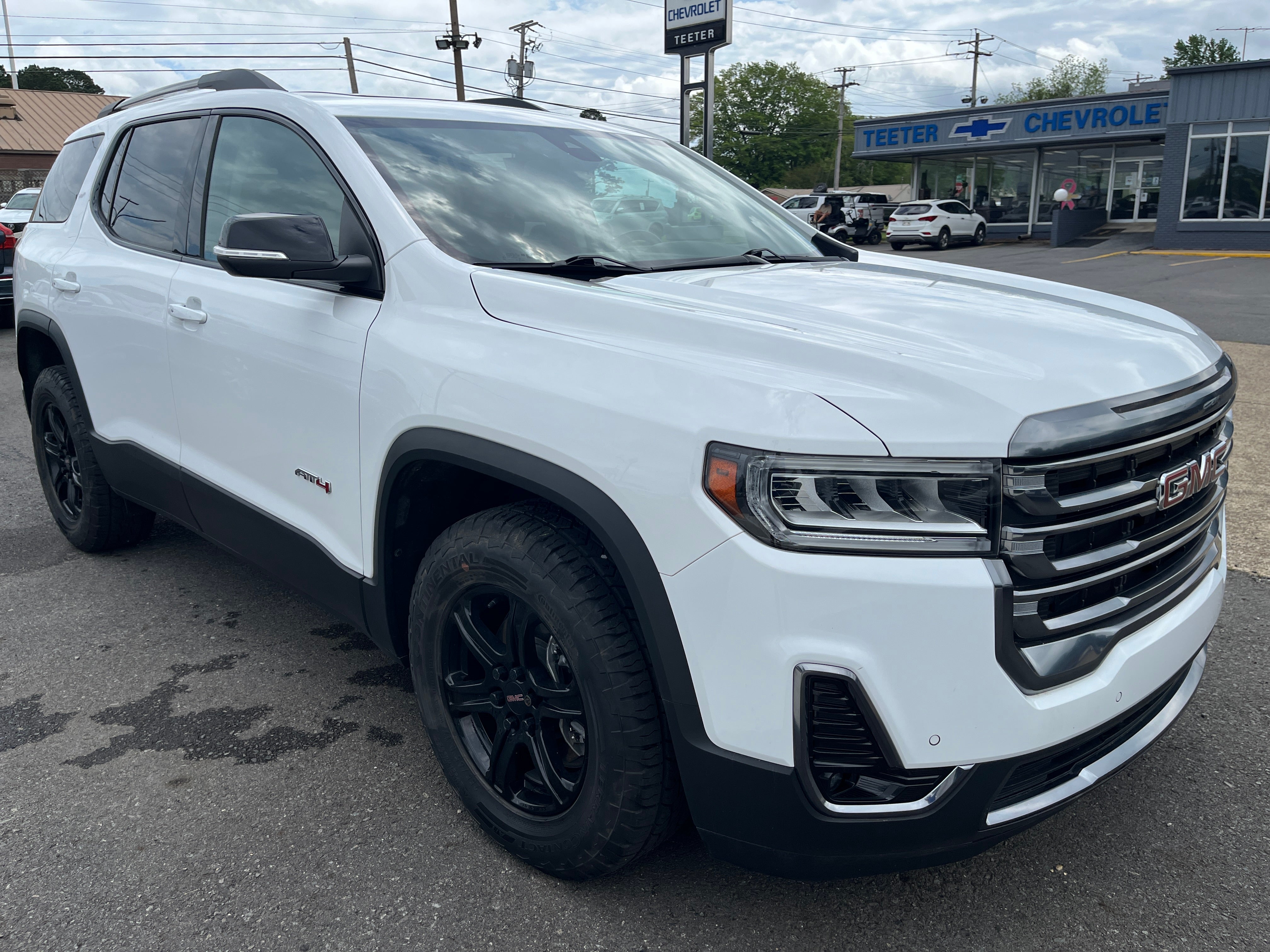 2023 GMC Acadia AT4