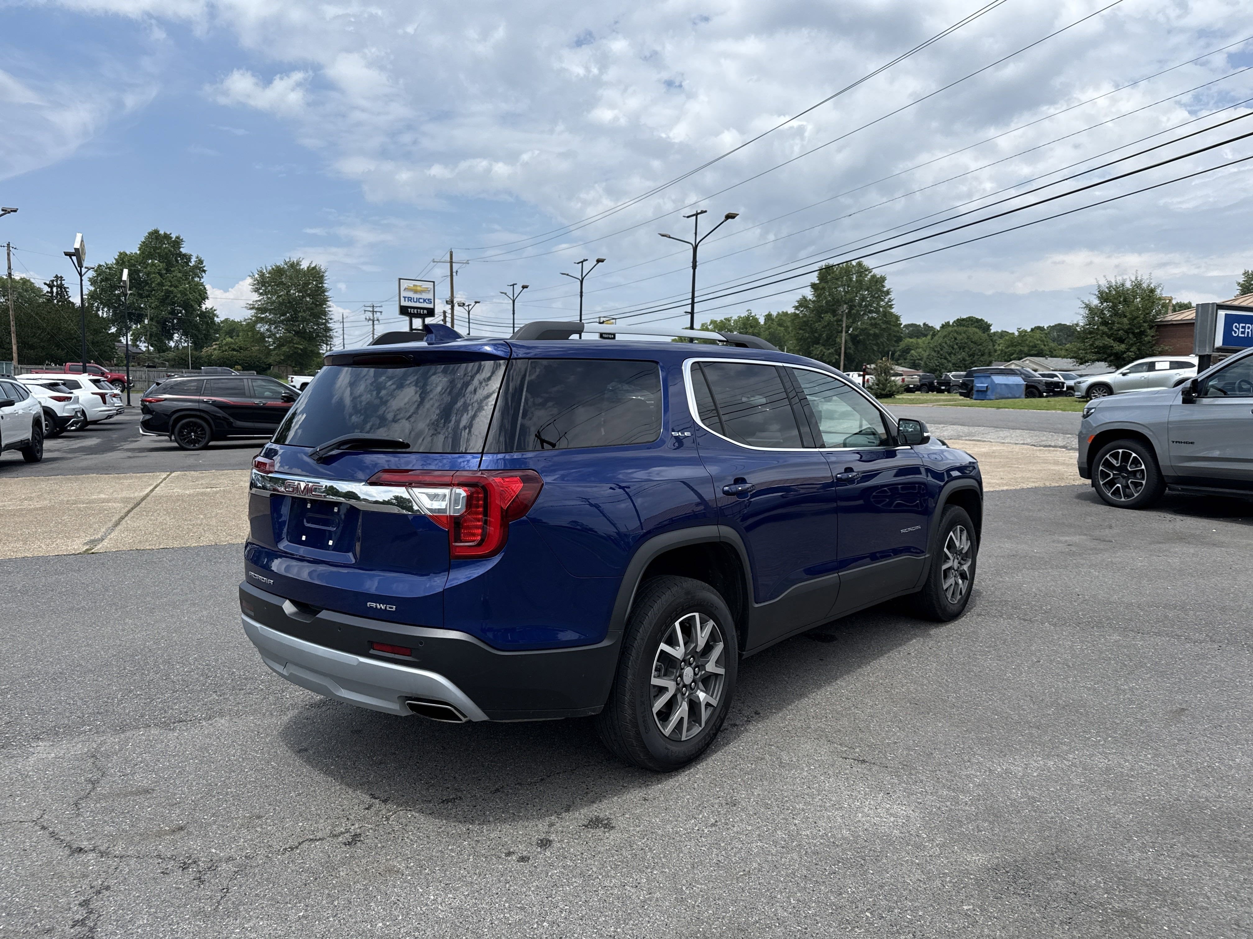 2023 GMC Acadia SLE