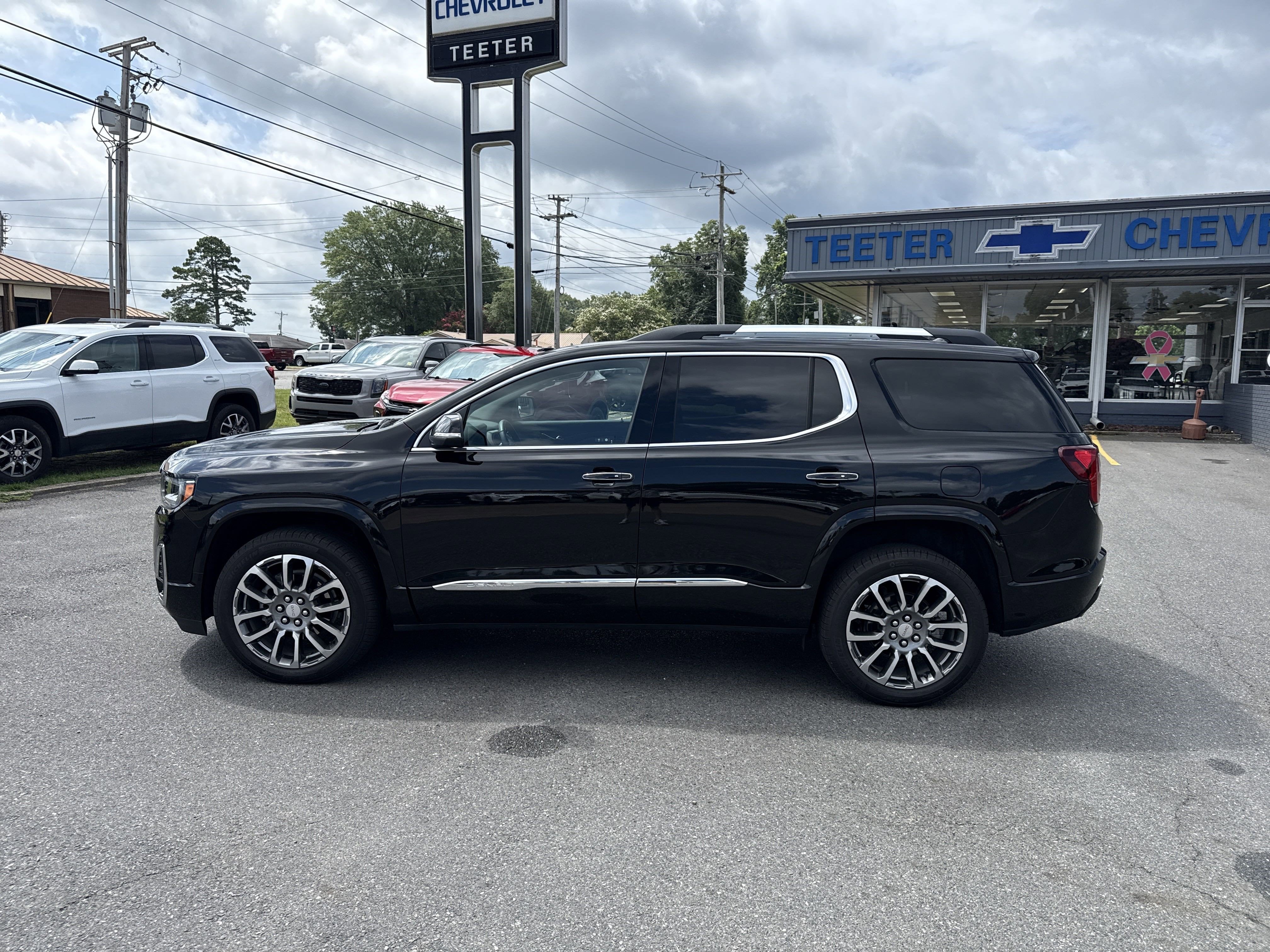 2023 GMC Acadia Denali