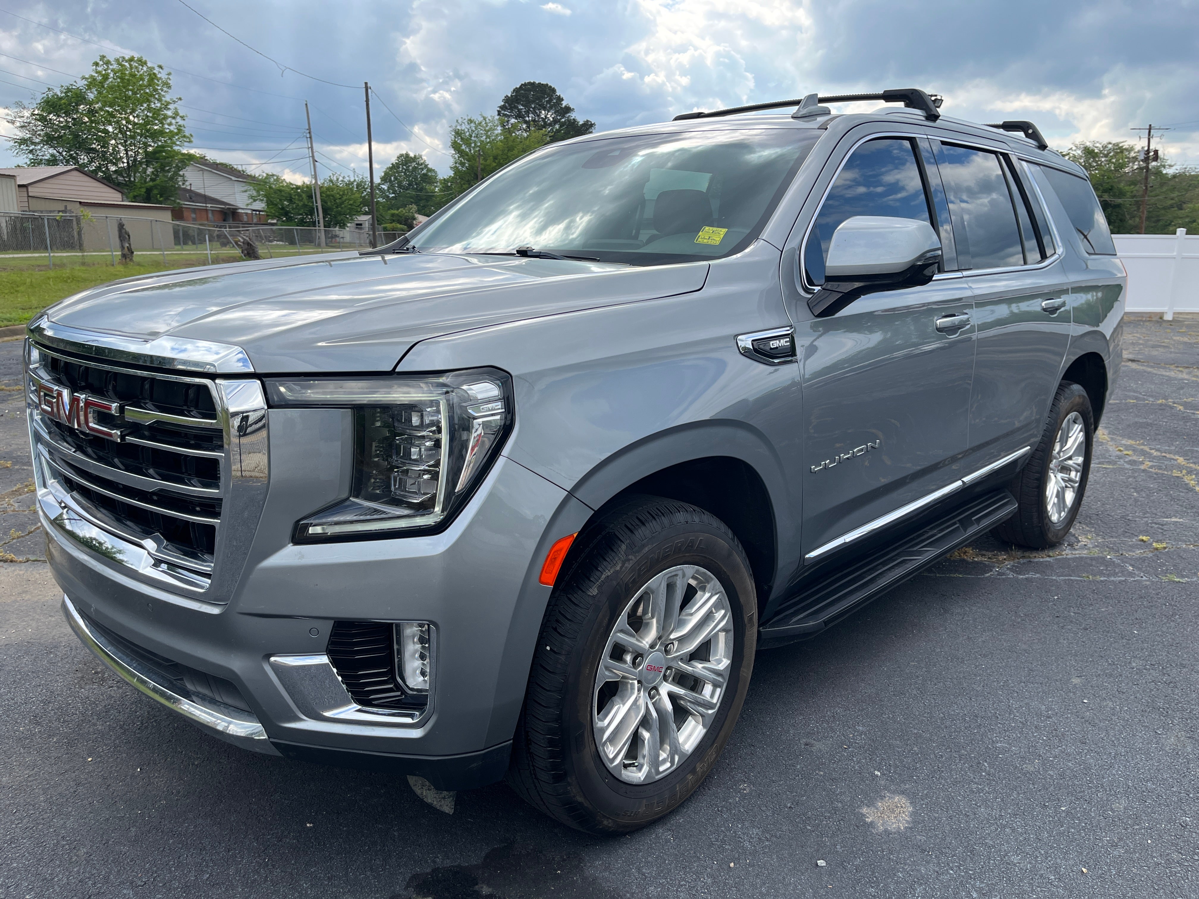 2023 GMC Yukon 4WD SLT's photo