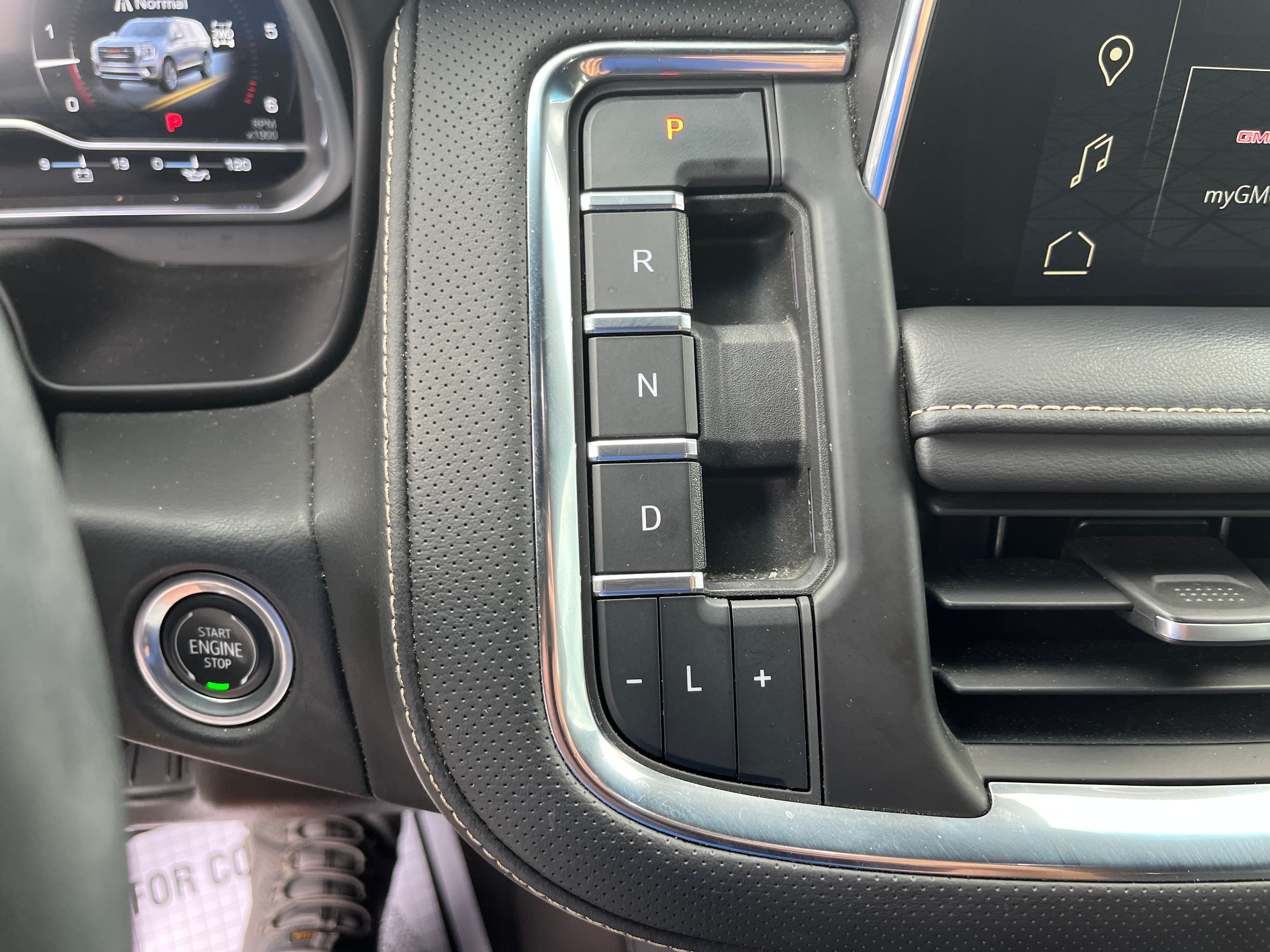 2023 GMC Yukon SLT