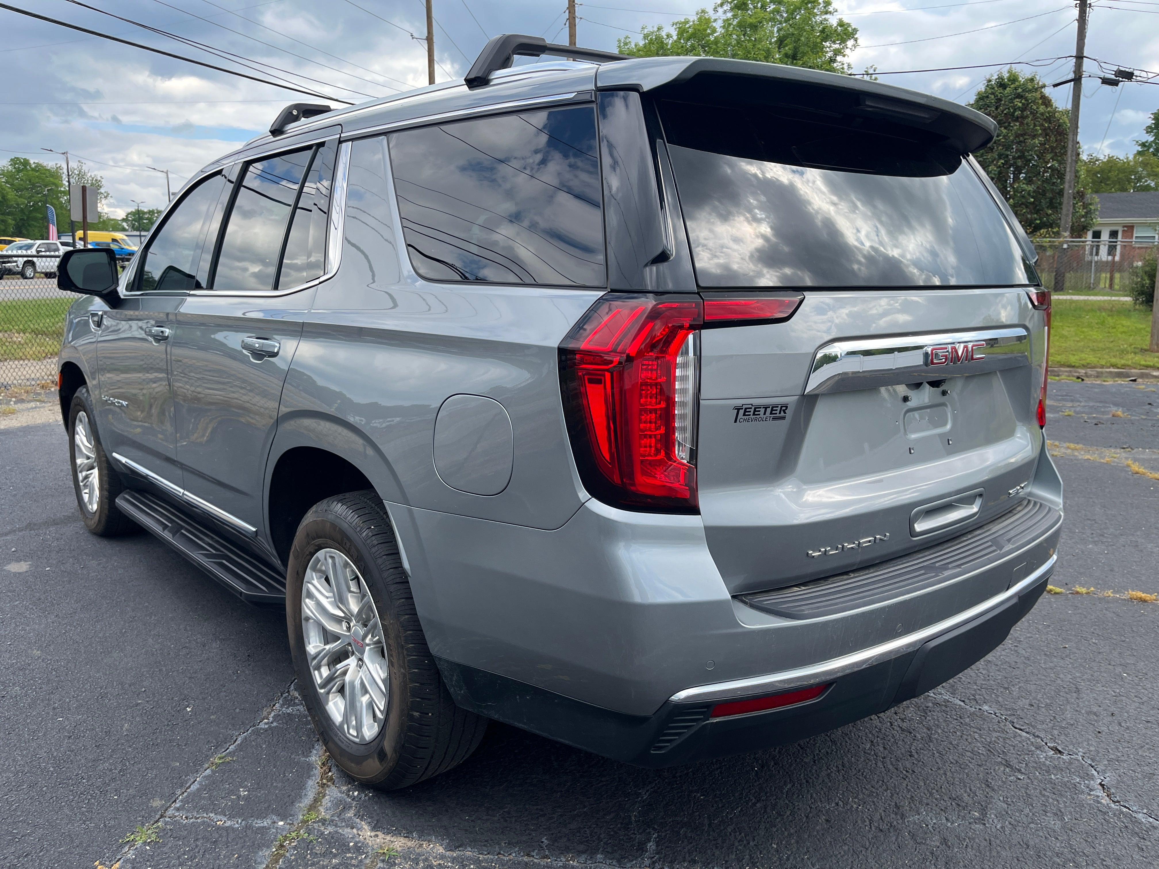 2023 GMC Yukon SLT