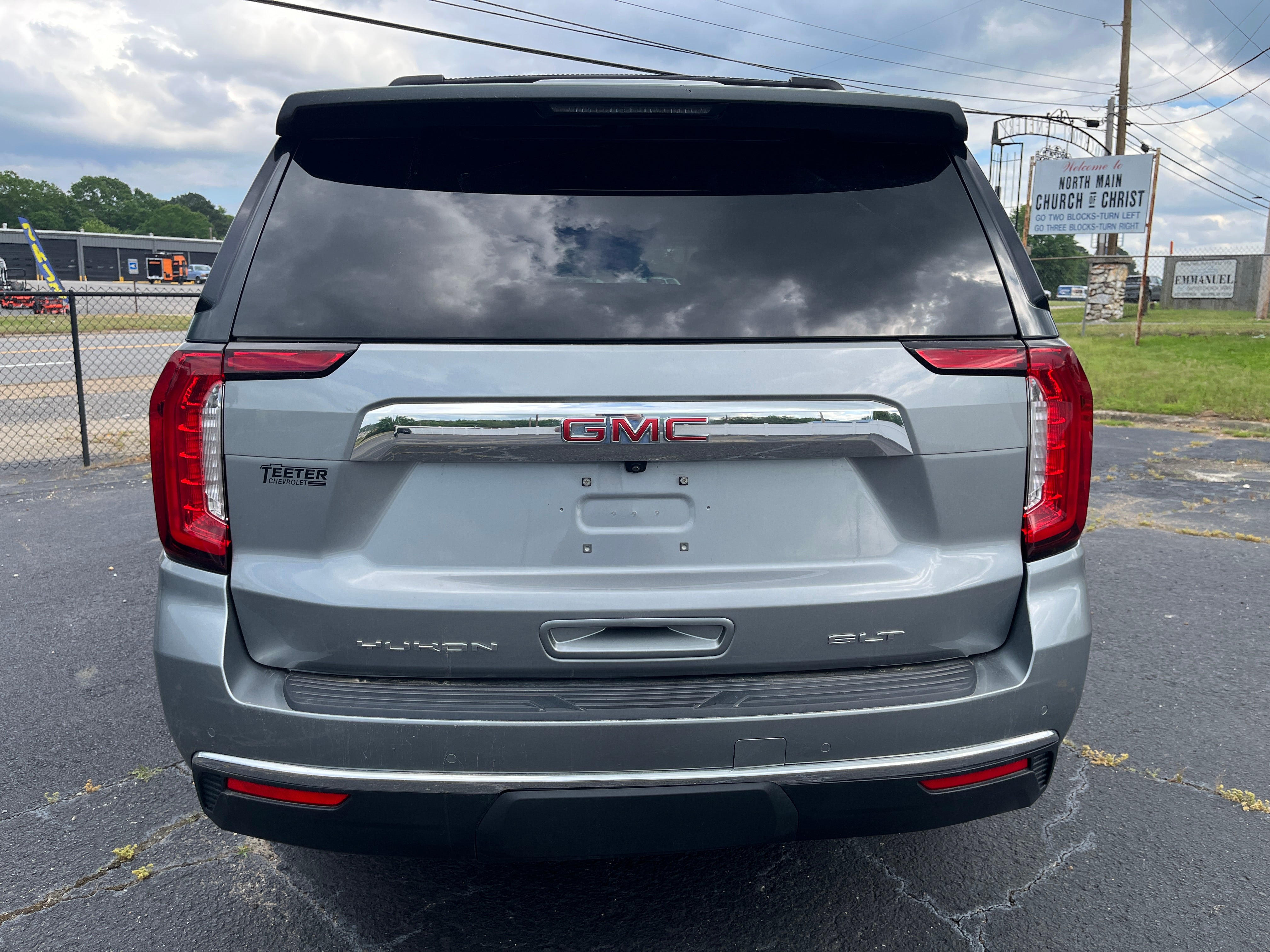 2023 GMC Yukon SLT