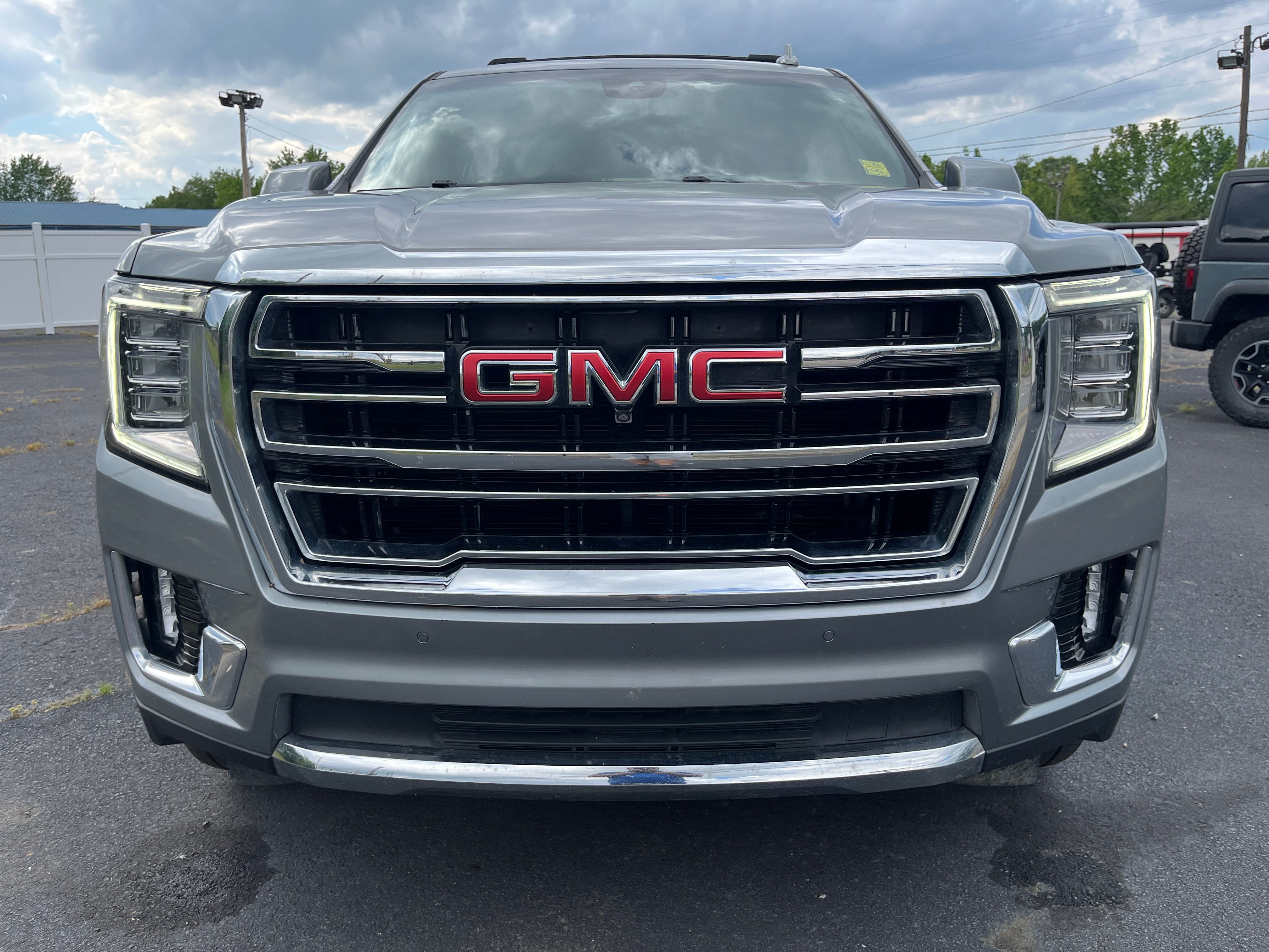2023 GMC Yukon SLT